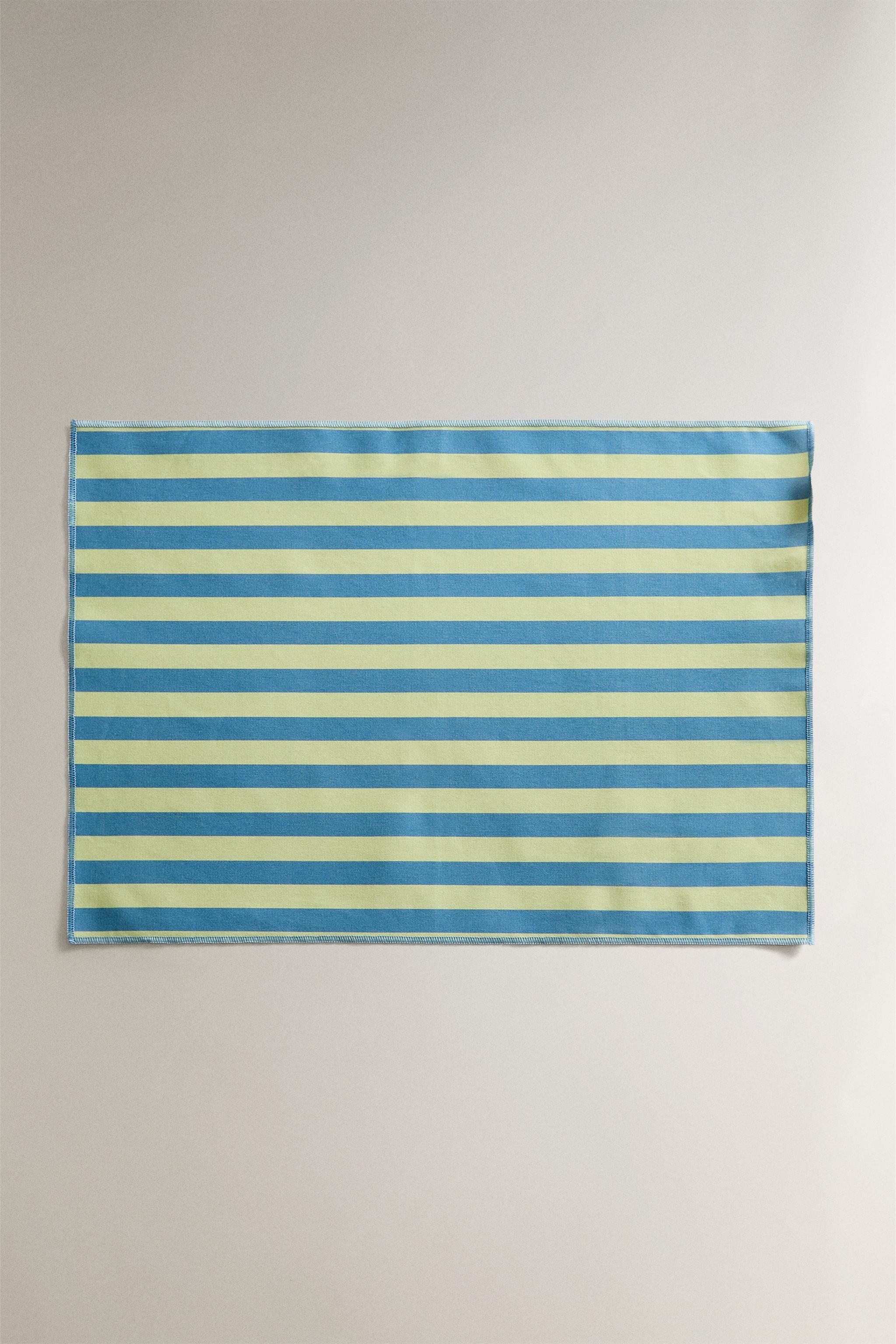 RESIN-COATED STRIPED PLACEMAT