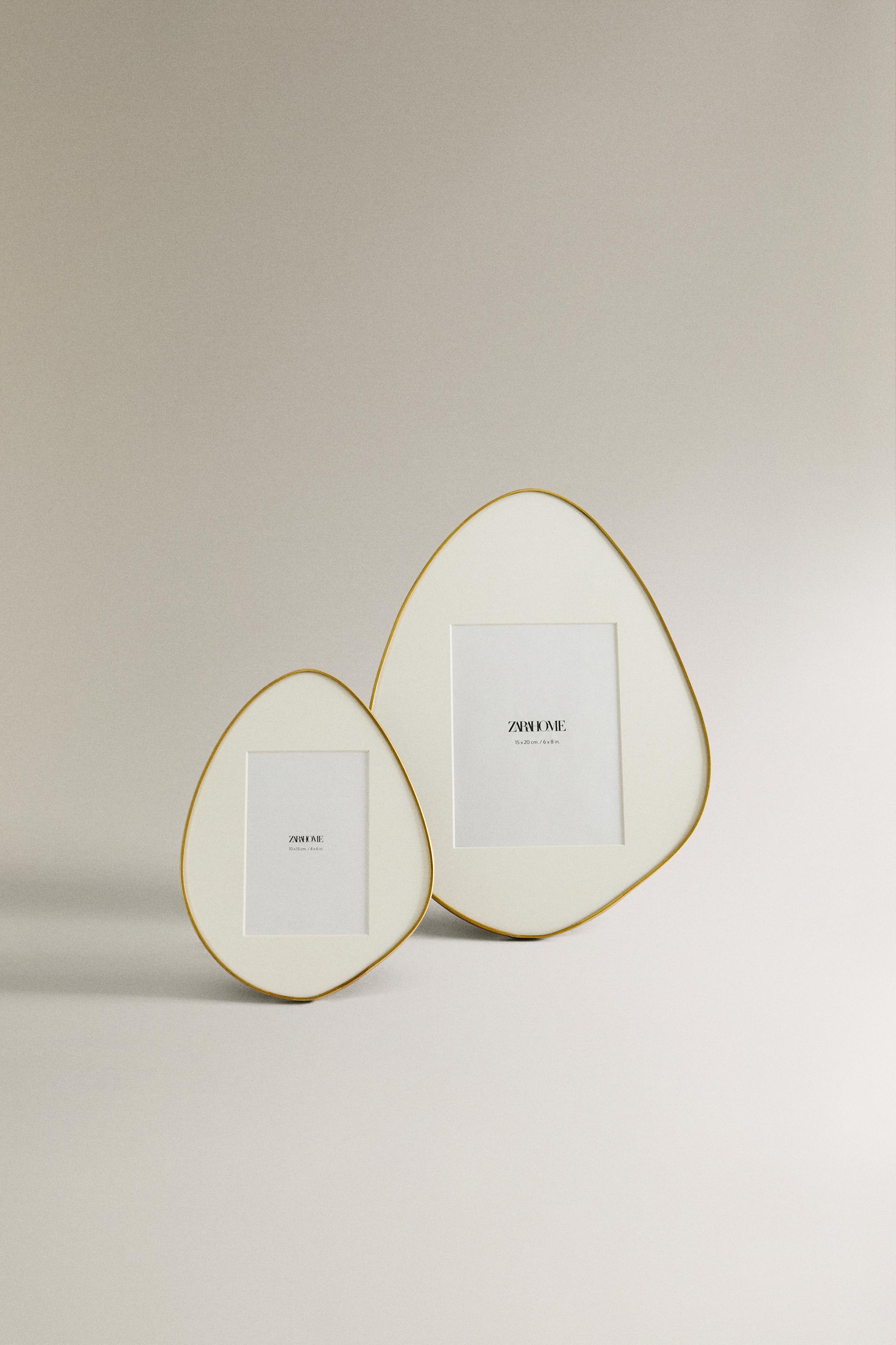 IRREGULAR-SHAPED PICTURE FRAME