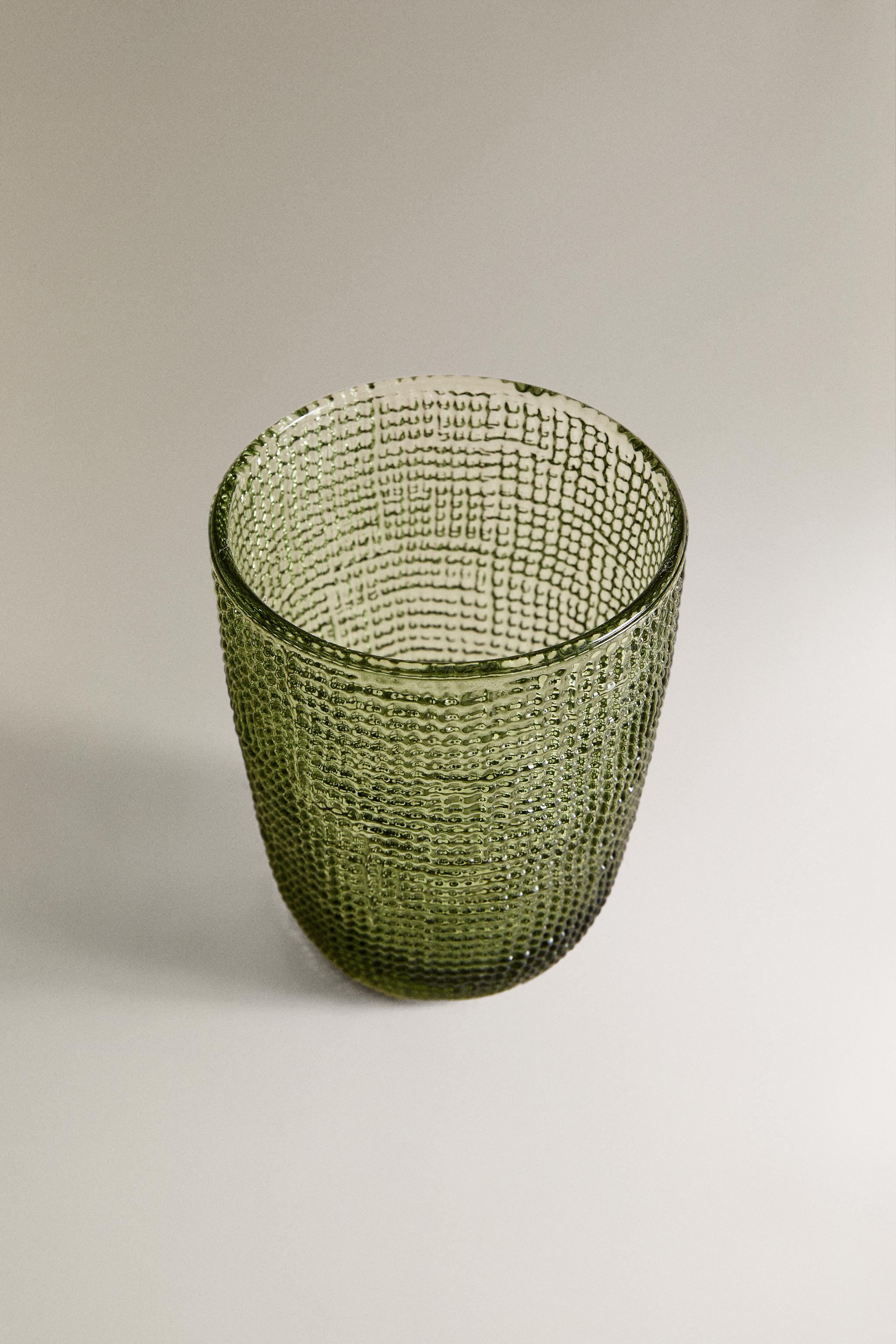 RAISED DESIGN GLASS TUMBLER