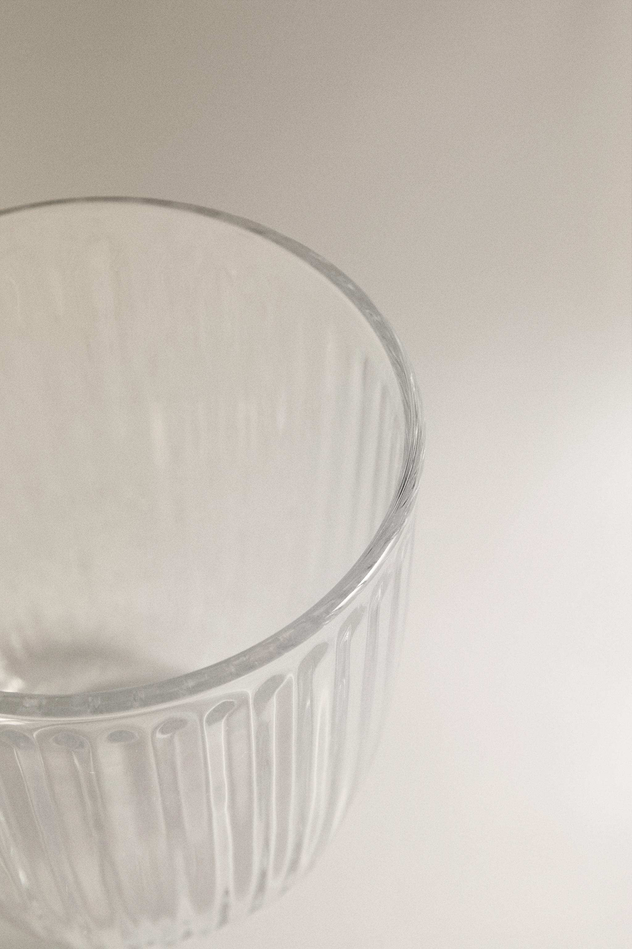 LINEAR-DESIGN GLASS TUMBLER