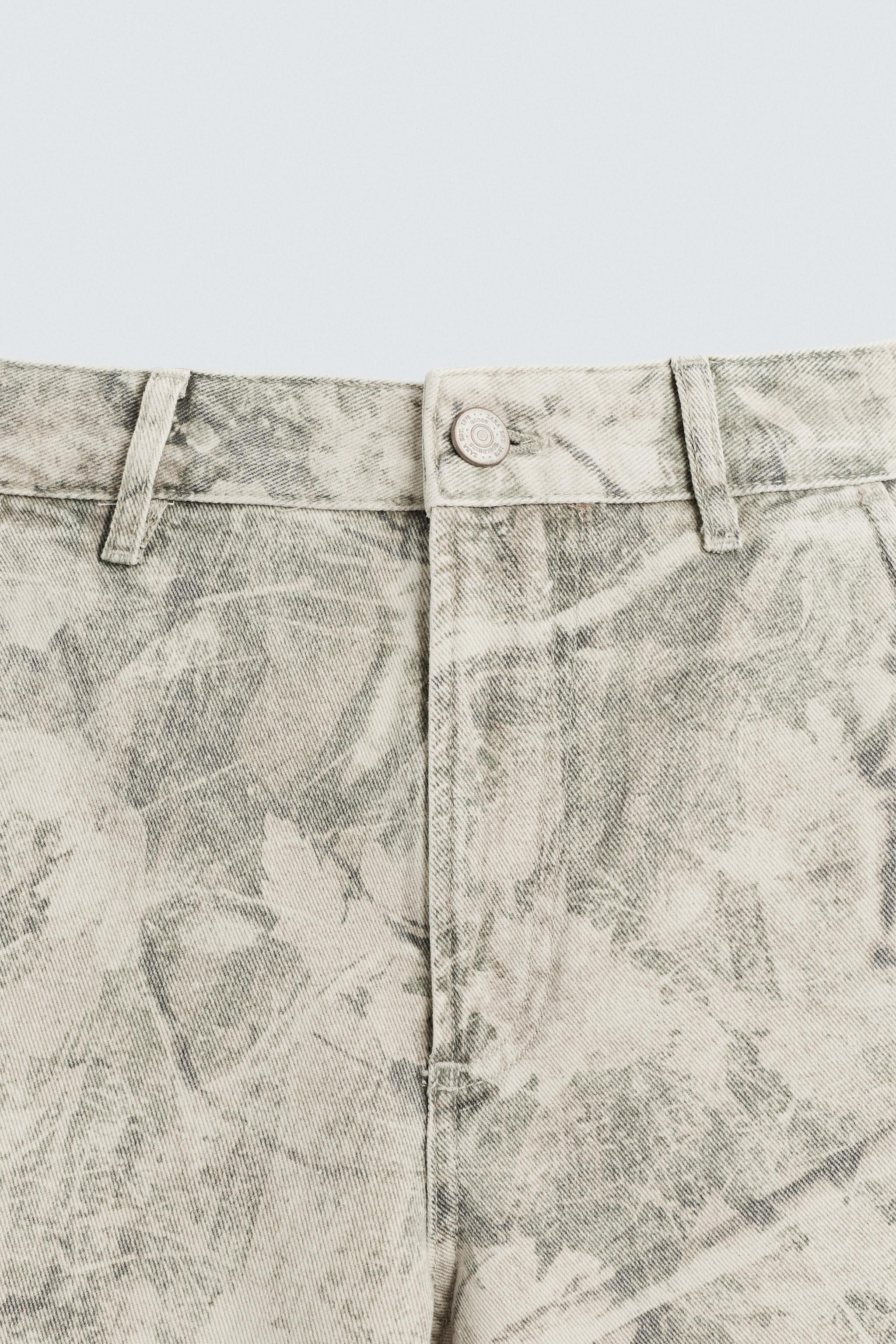 ABSTRACT PRINT RELAXED FIT BERMUDA SHORTS