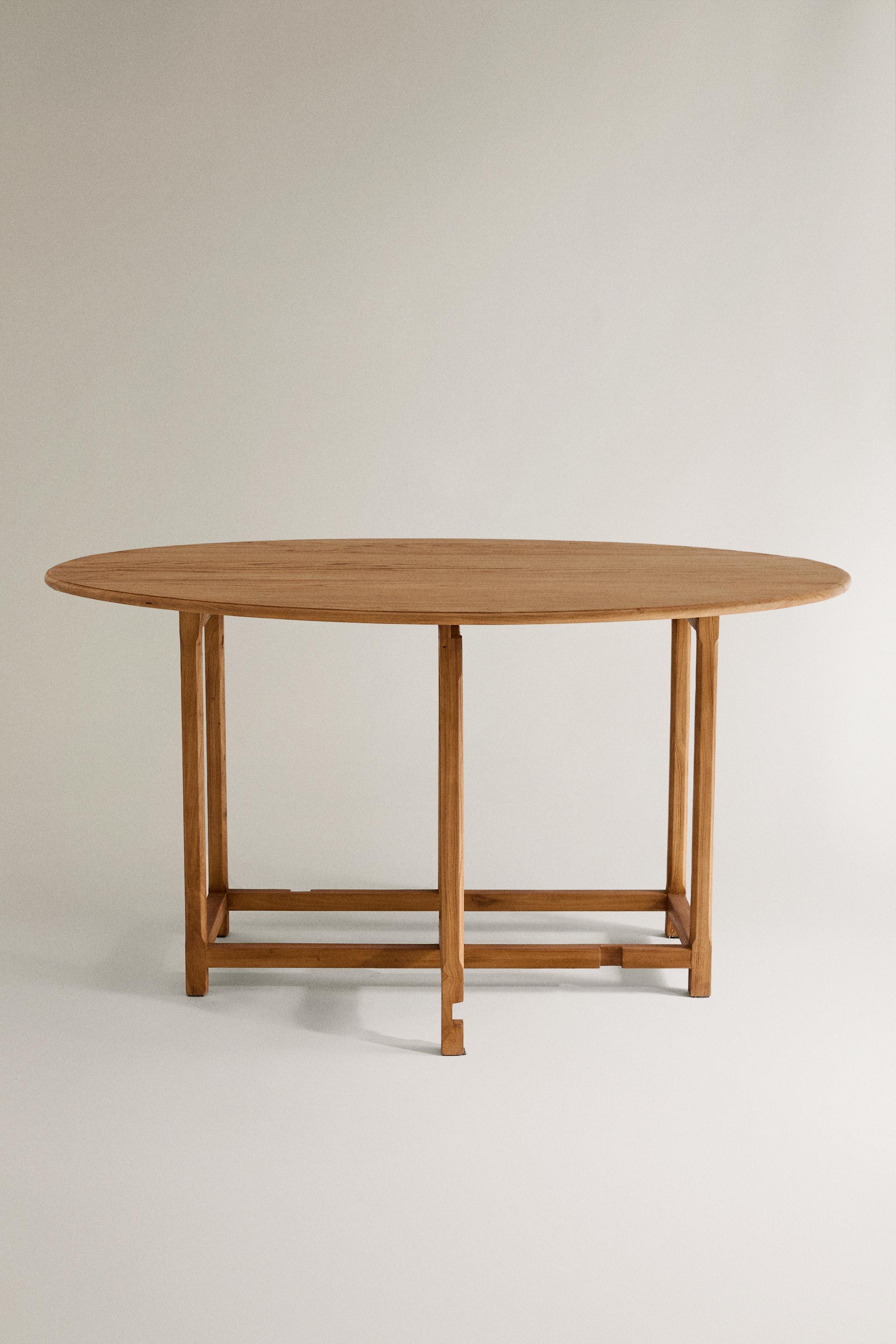 FOLDABLE OVAL TABLE
