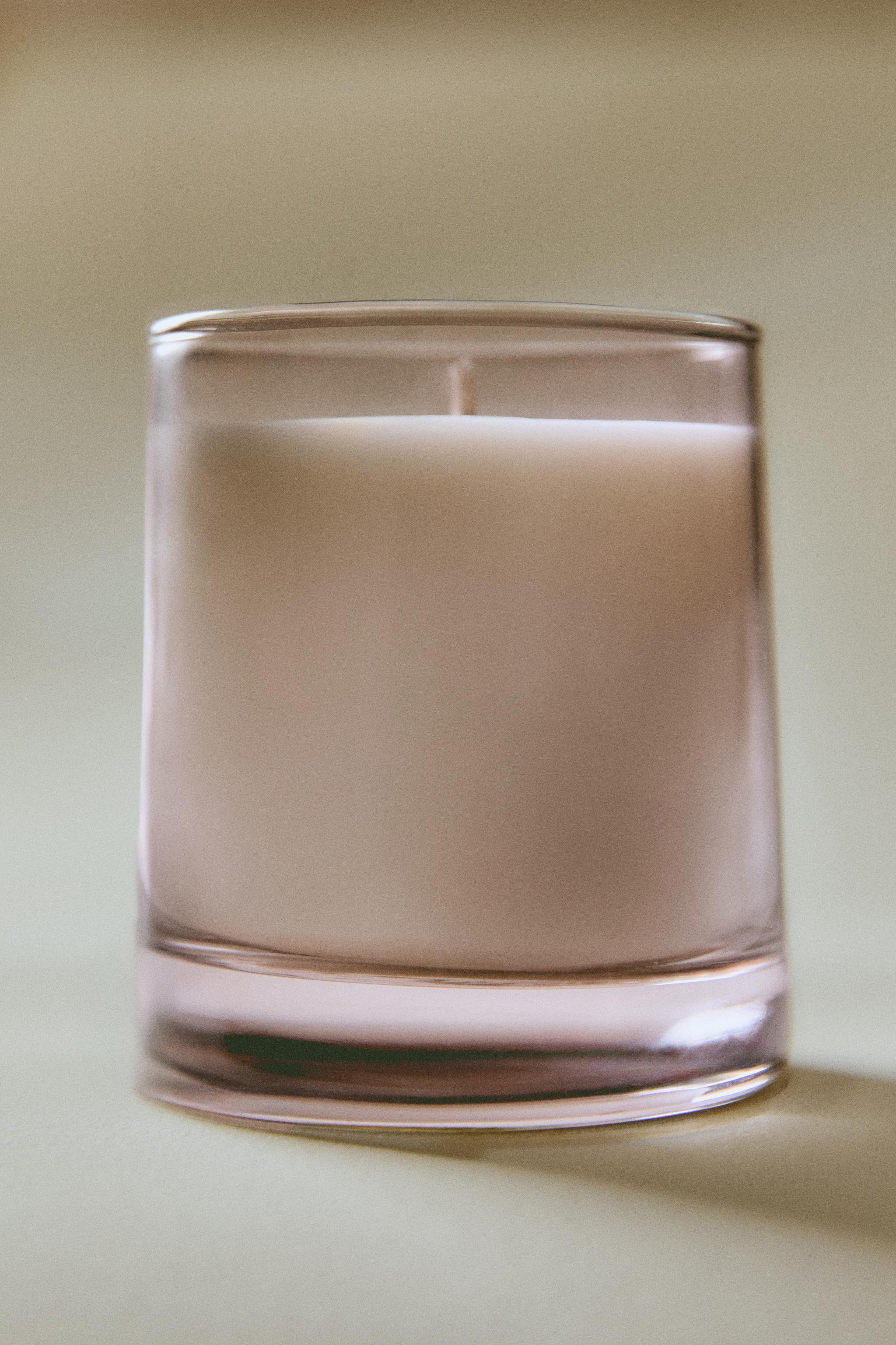 (180 G) MUSKY LILY SCENTED CANDLE