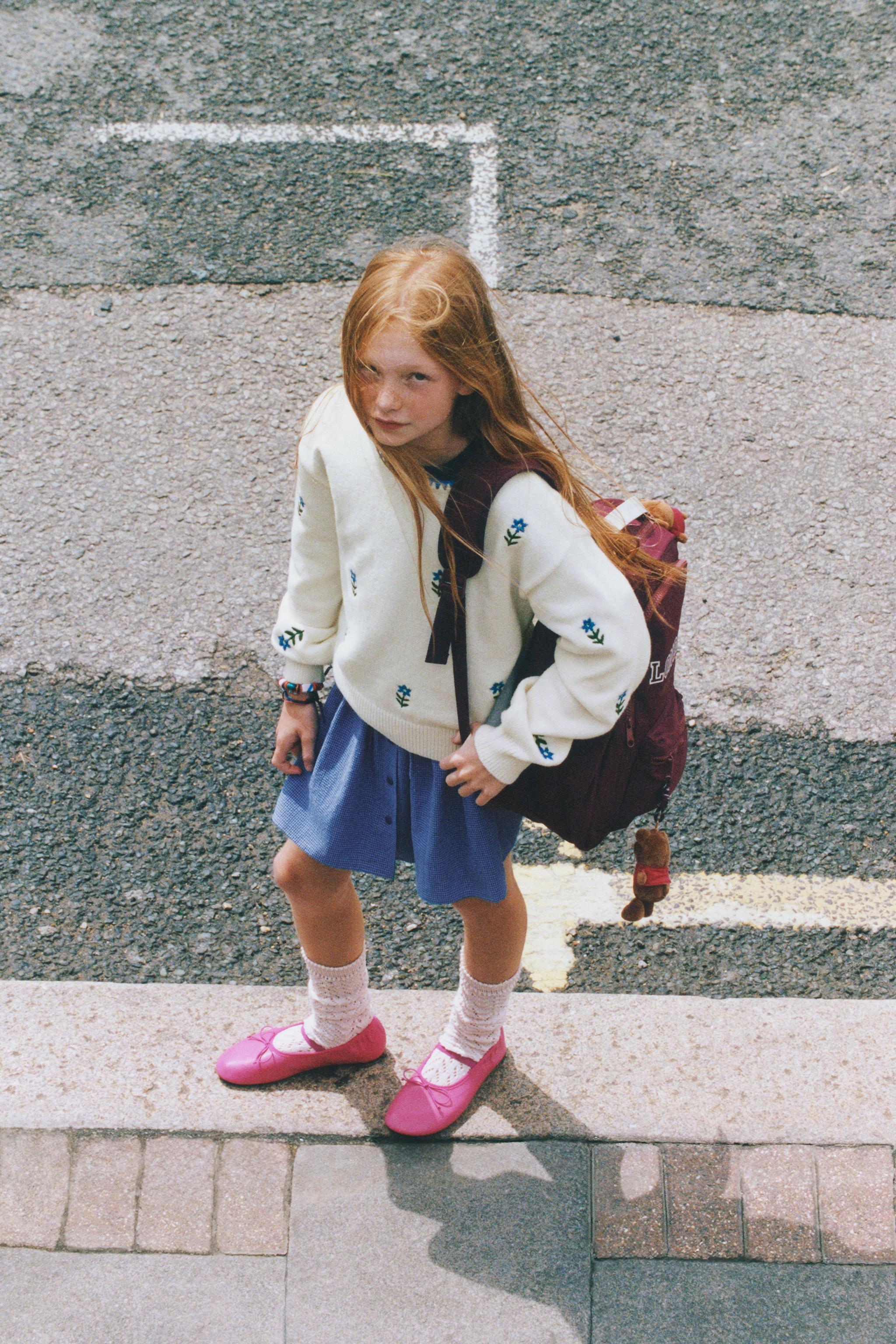 FLORAL EMBROIDERED KNIT SWEATER