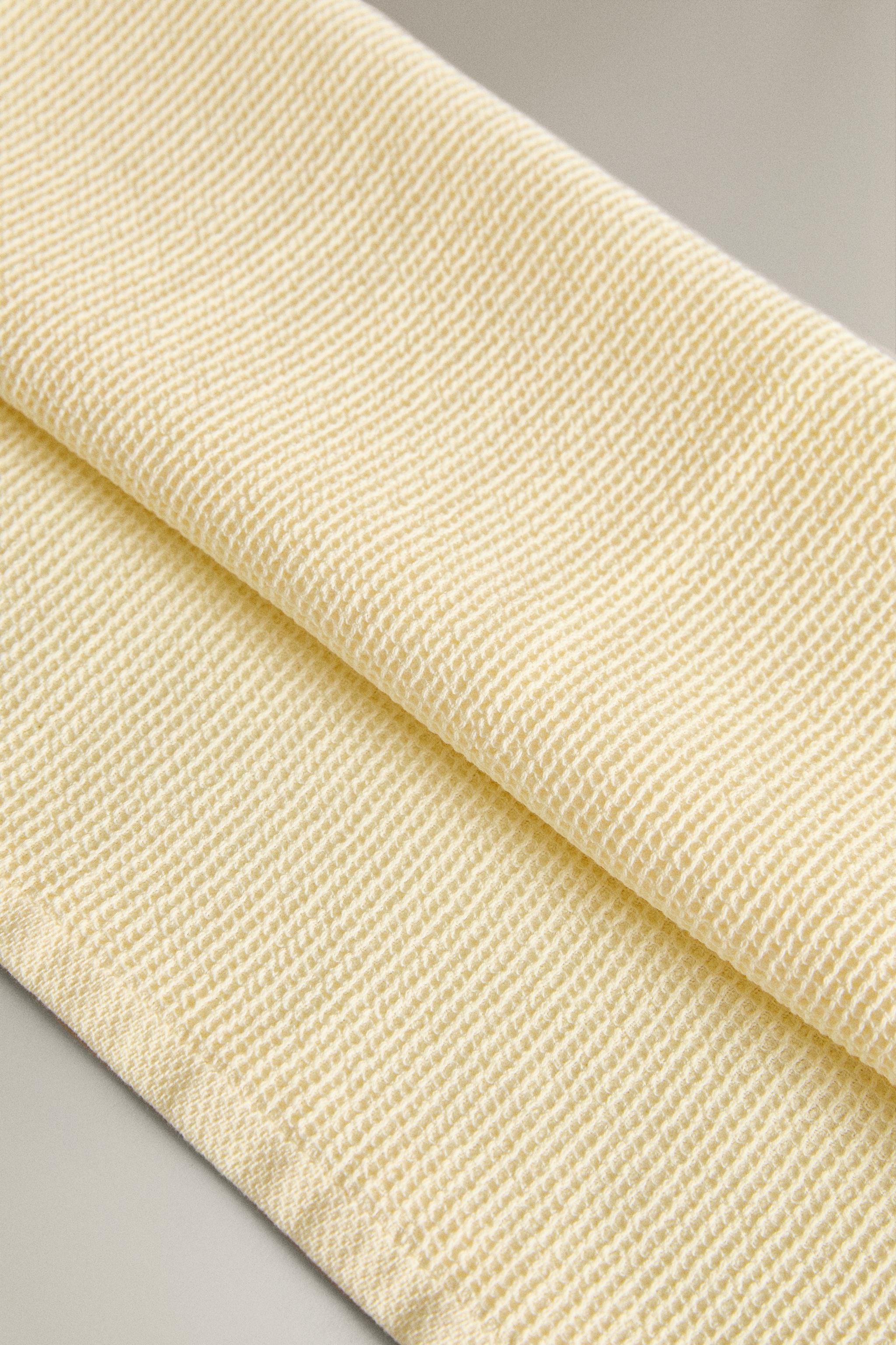 WAFFLE-KNIT BATH TOWEL