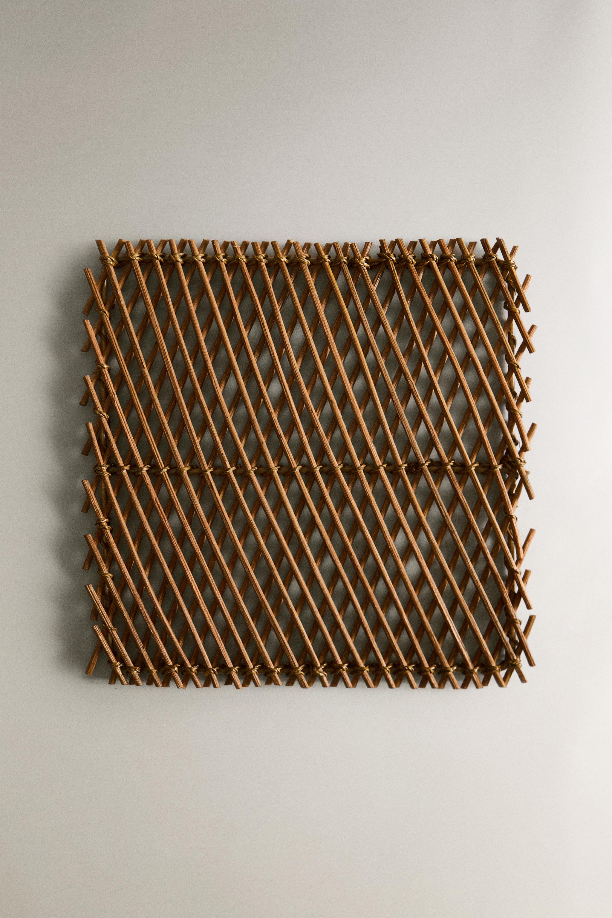 METAL RATTAN FIBER TRIVET