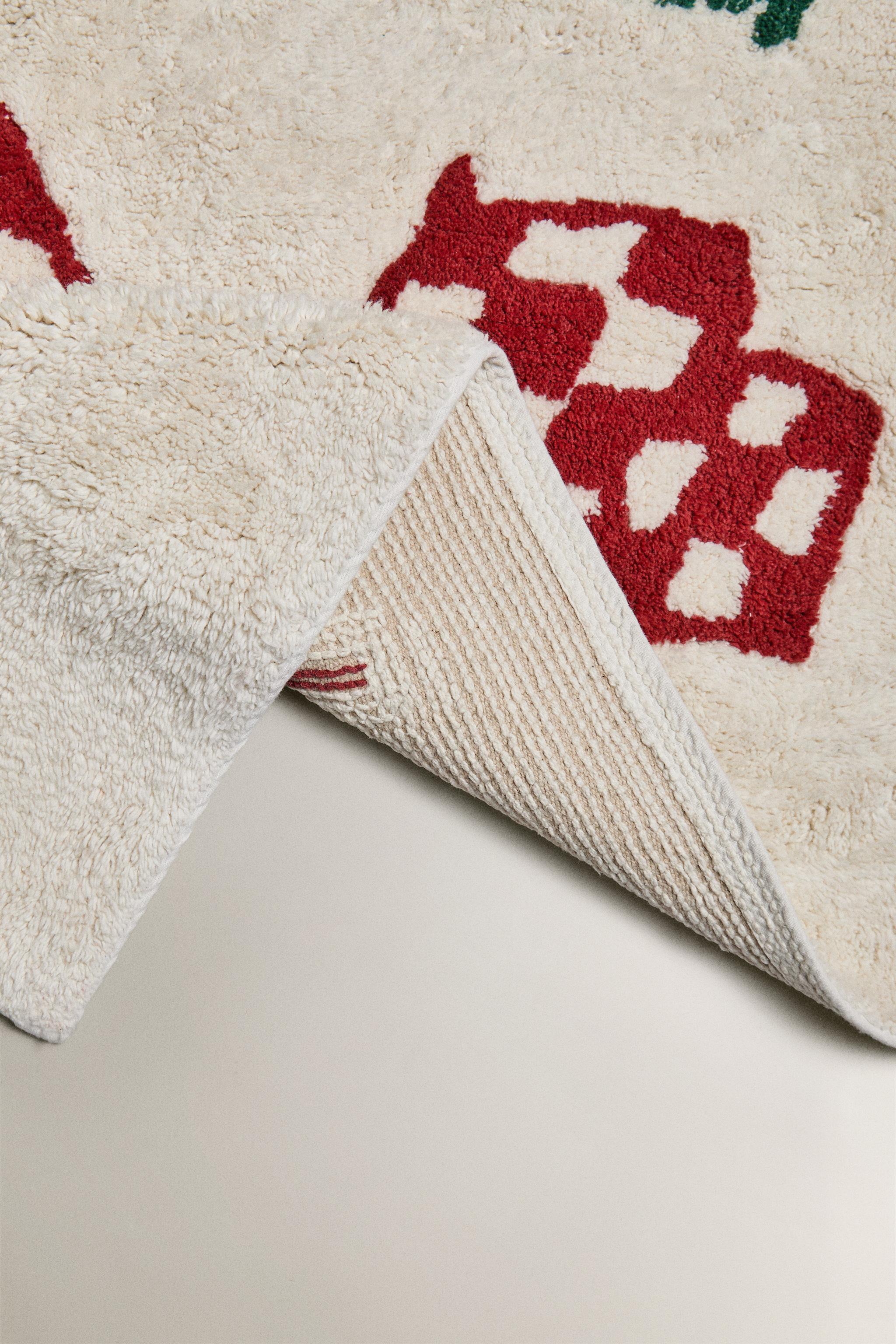 CHILDREN'S DOG BATH MAT