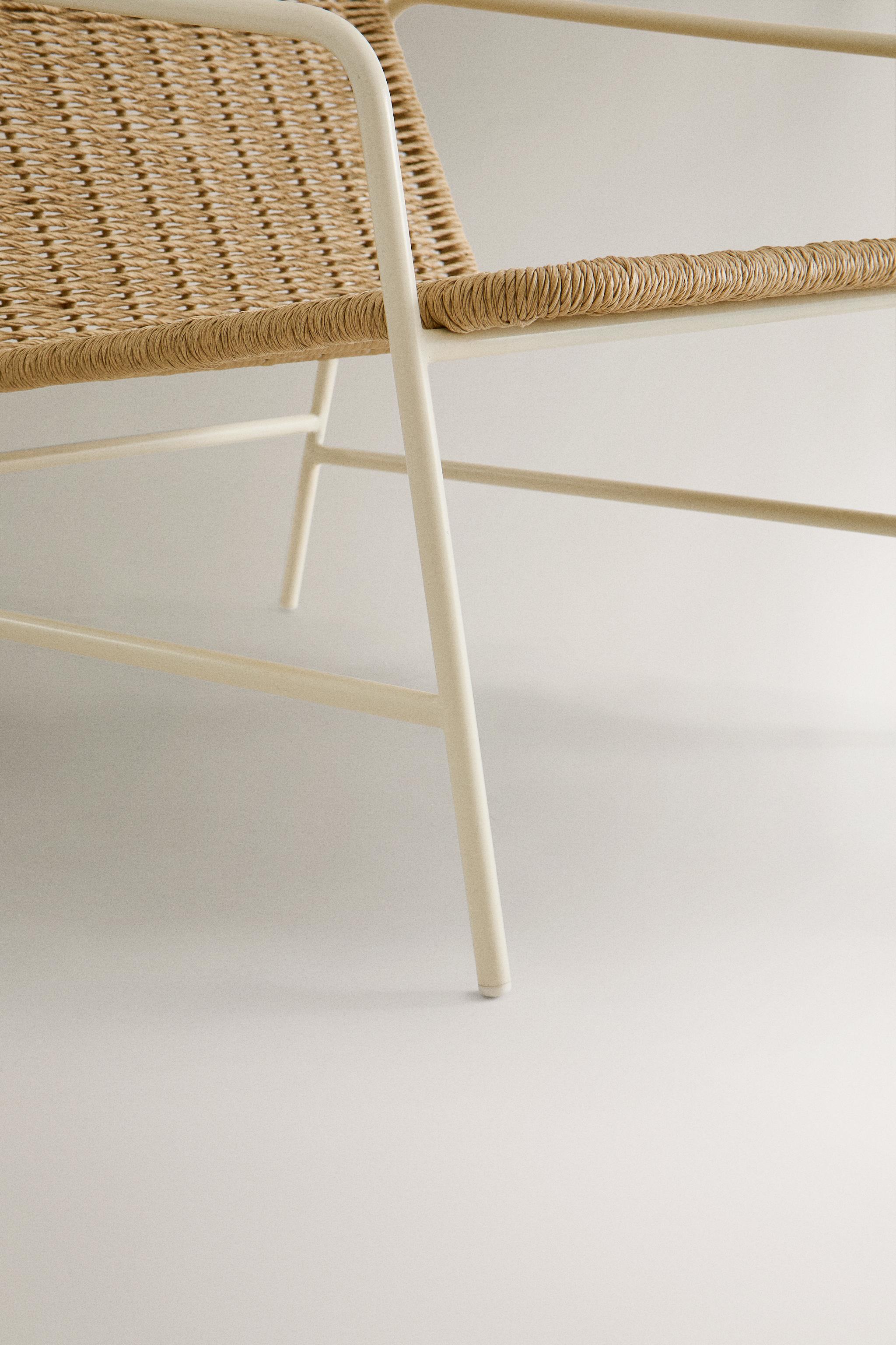 WOVEN OUTDOOR CHAIR WITH METAL FRAME