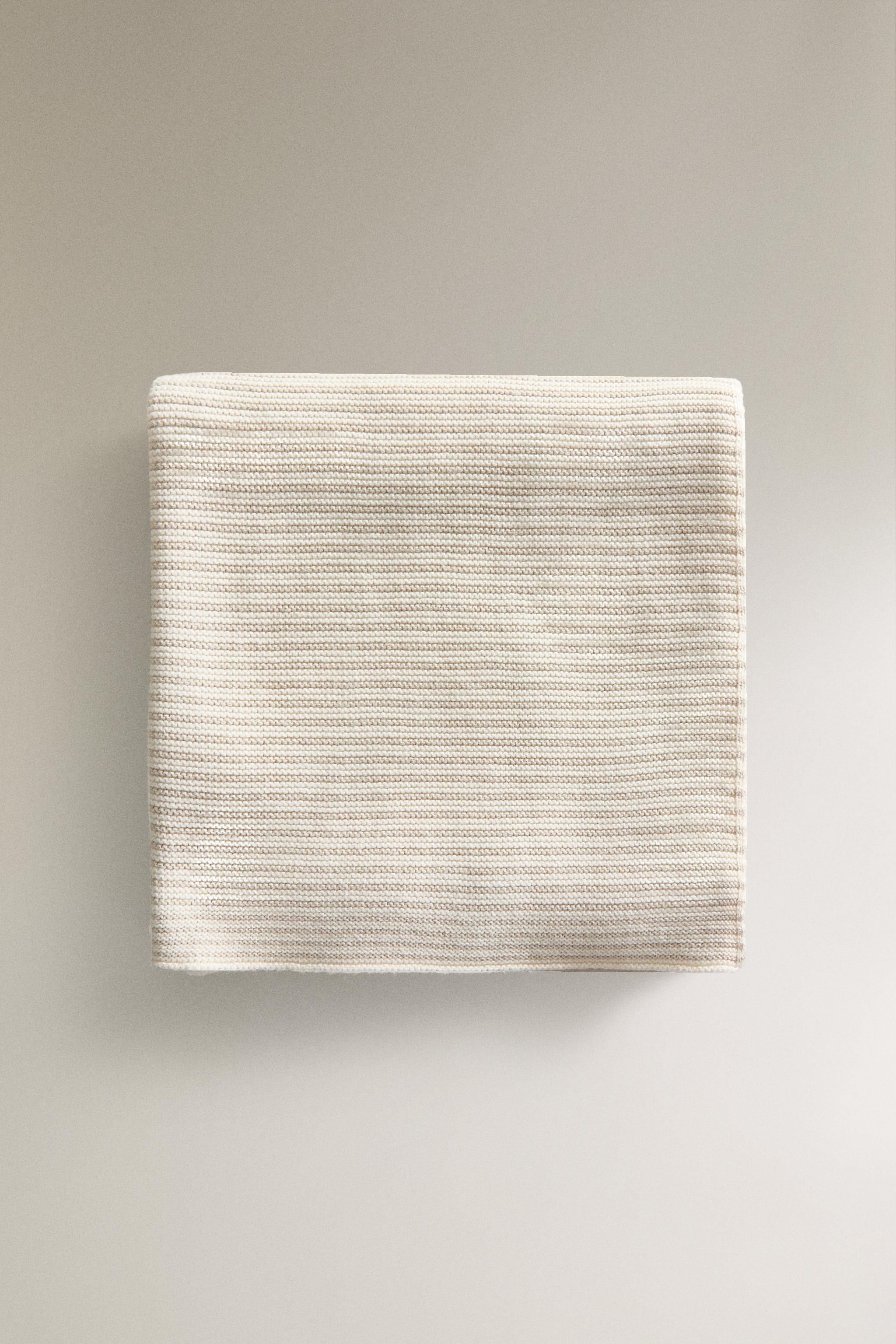 CHILDREN'S STRIPED BLANKET