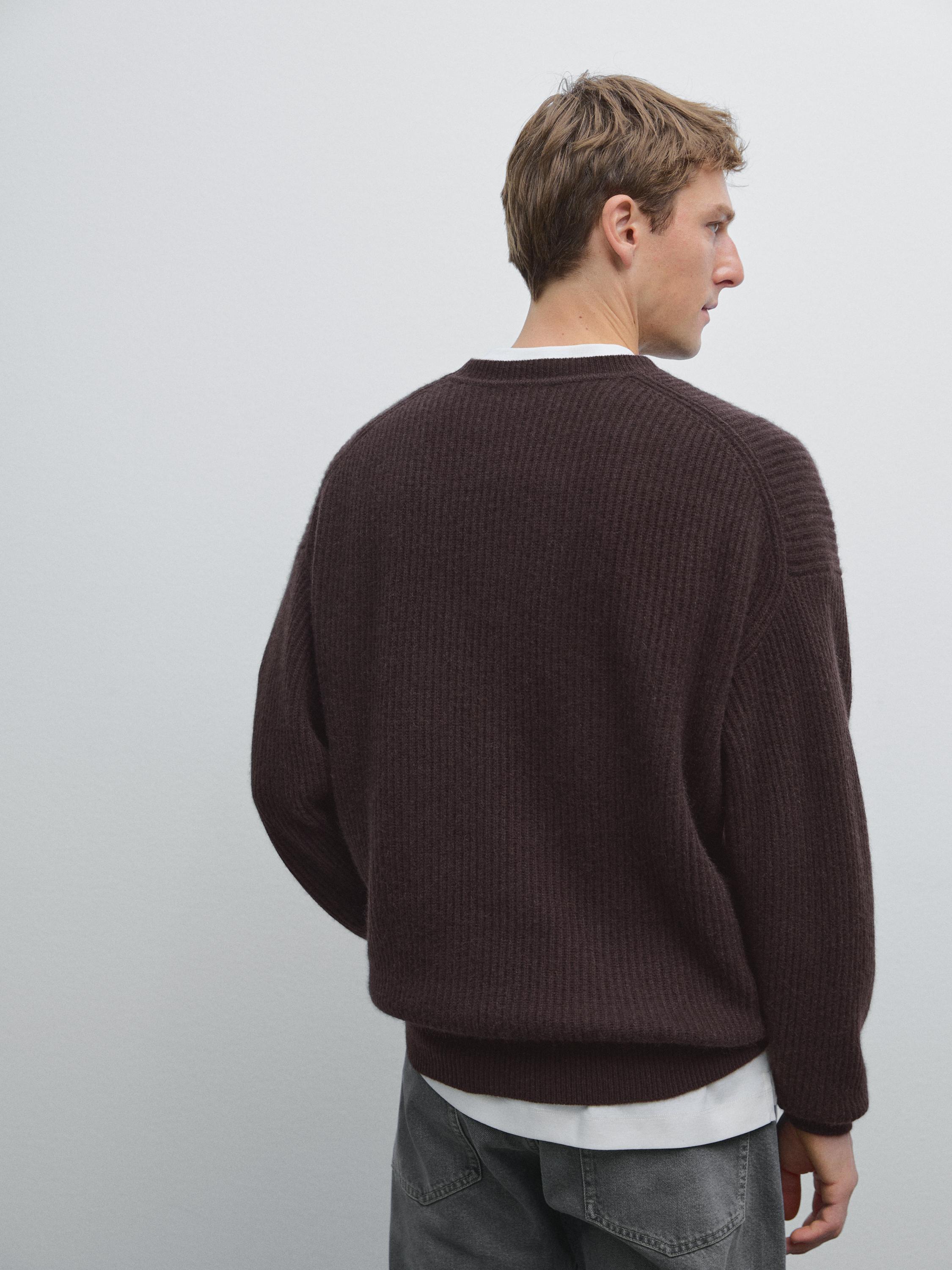 Ribbed knit wool and cashmere sweater