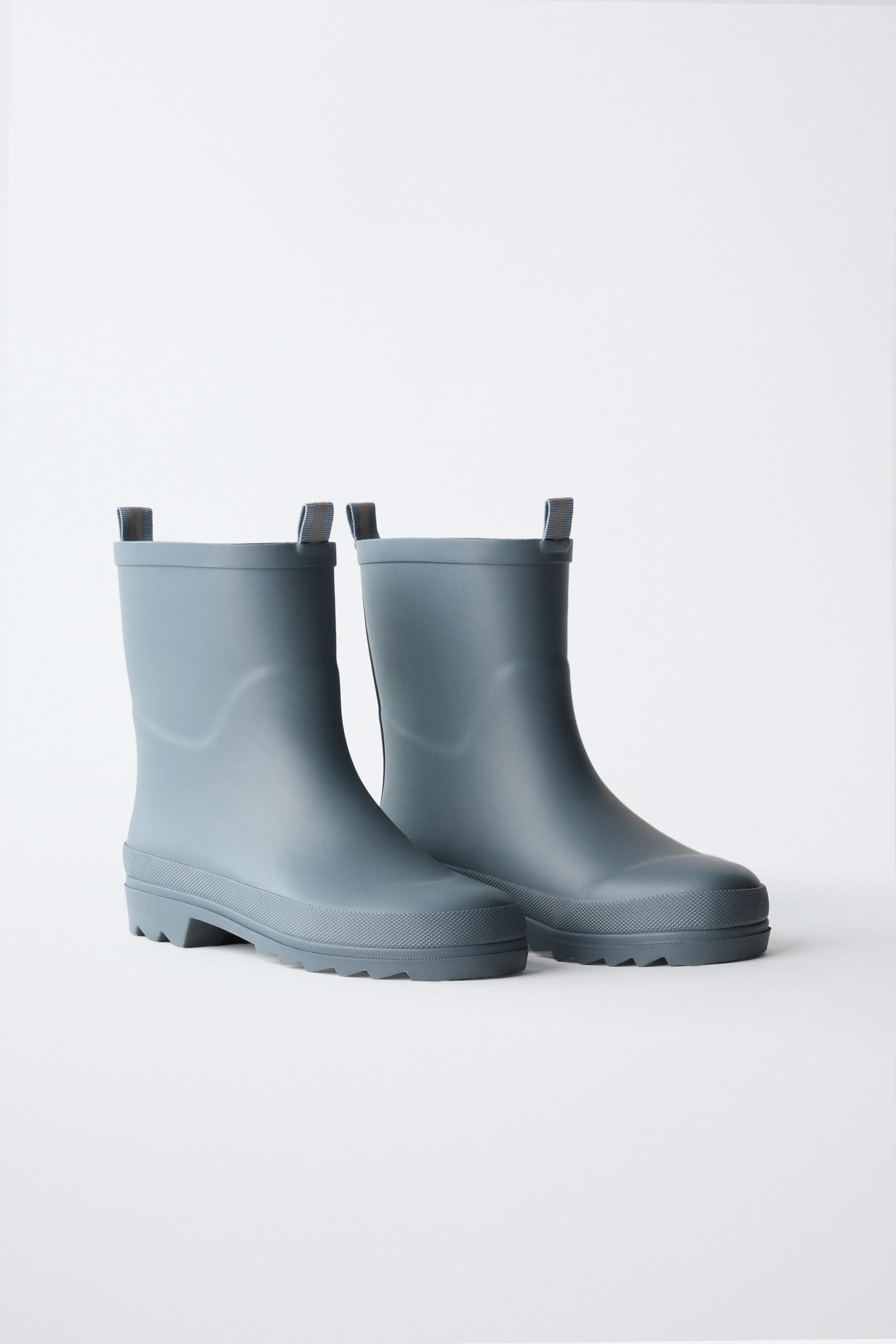 BASIC RAIN BOOTS