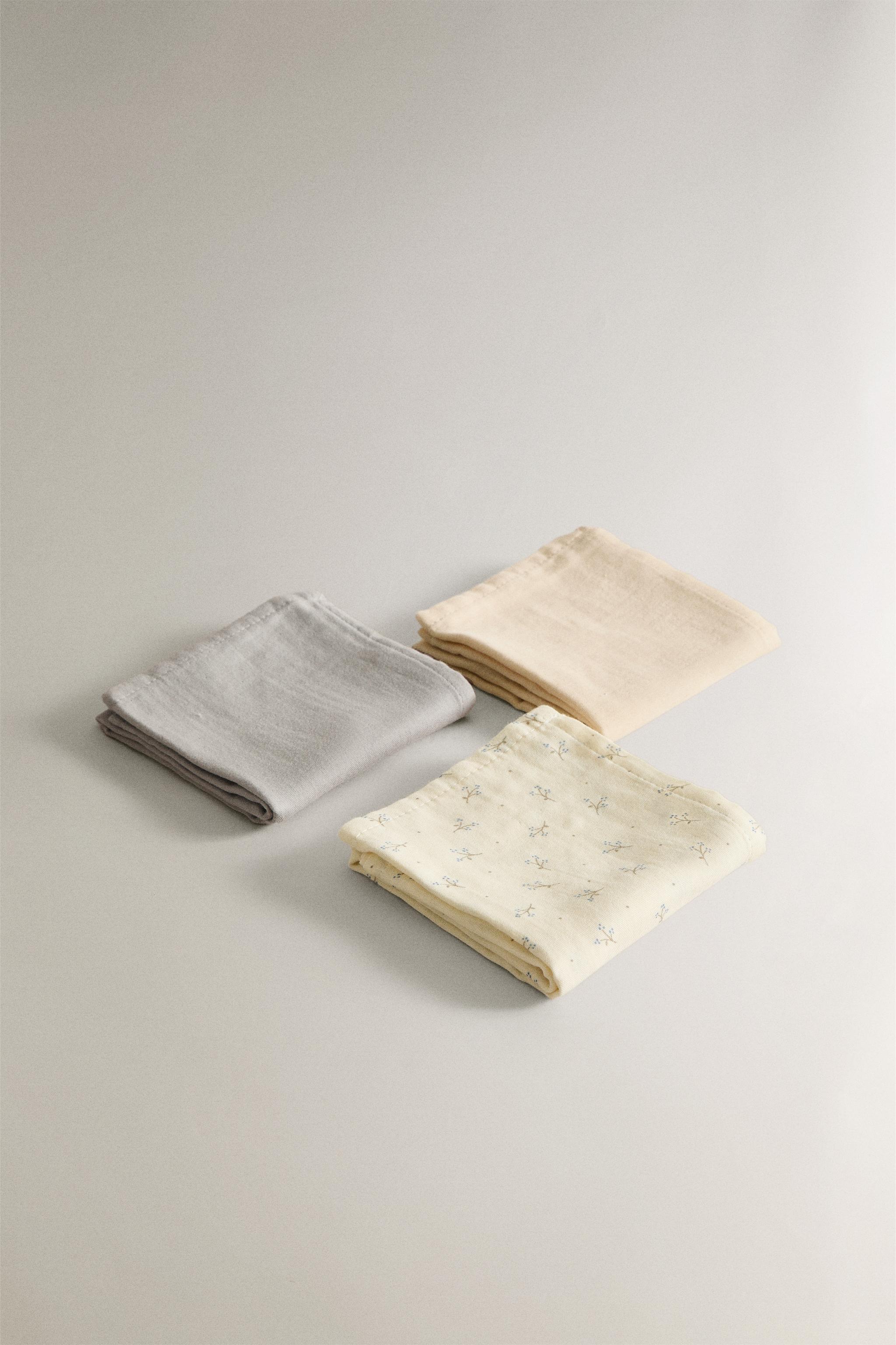 SET OF CHILDREN'S MUSLIN CLOTHS WITH MINI FLOWERS (SET OF 3)