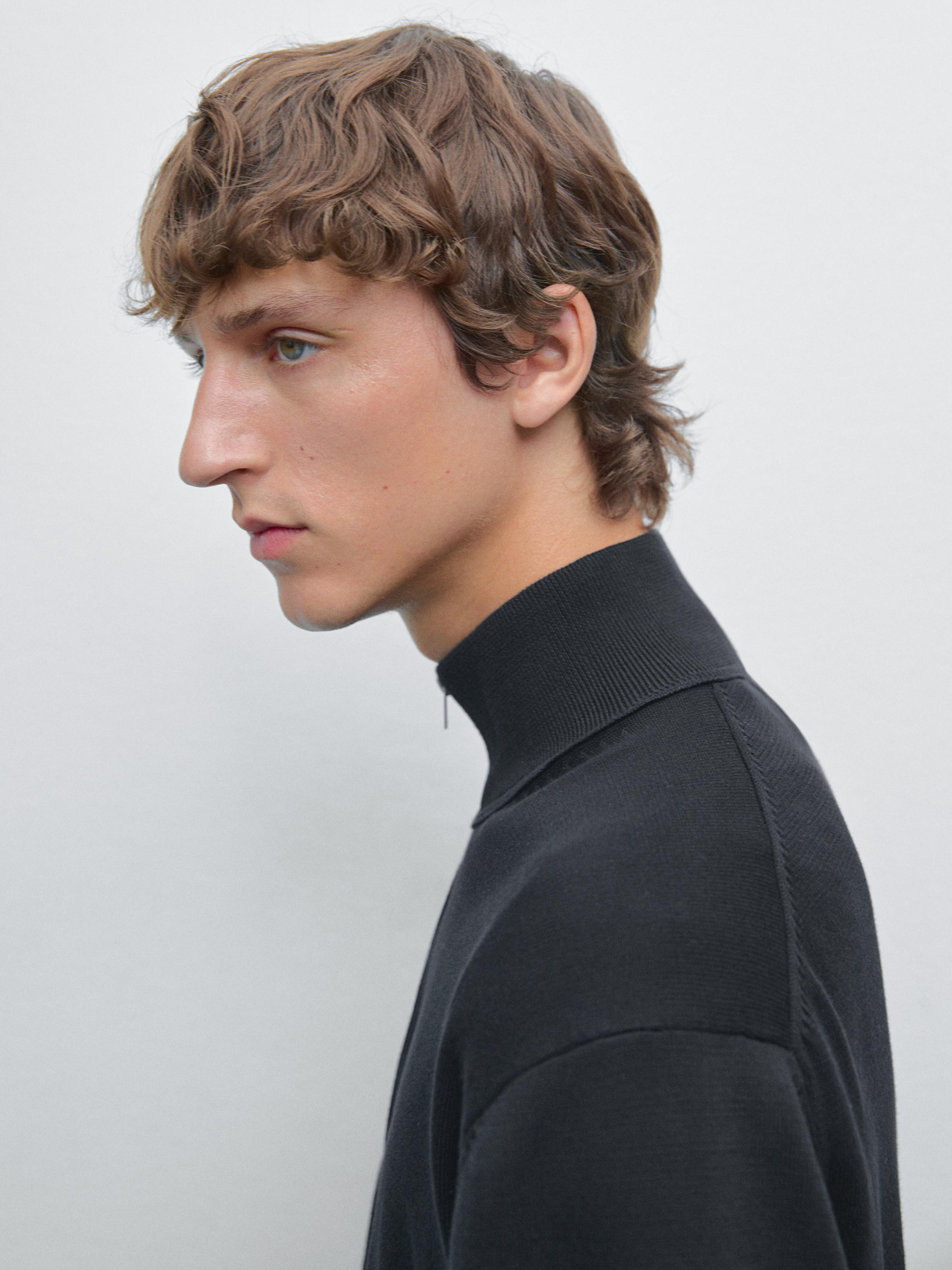 Mock neck knit sweater with zip