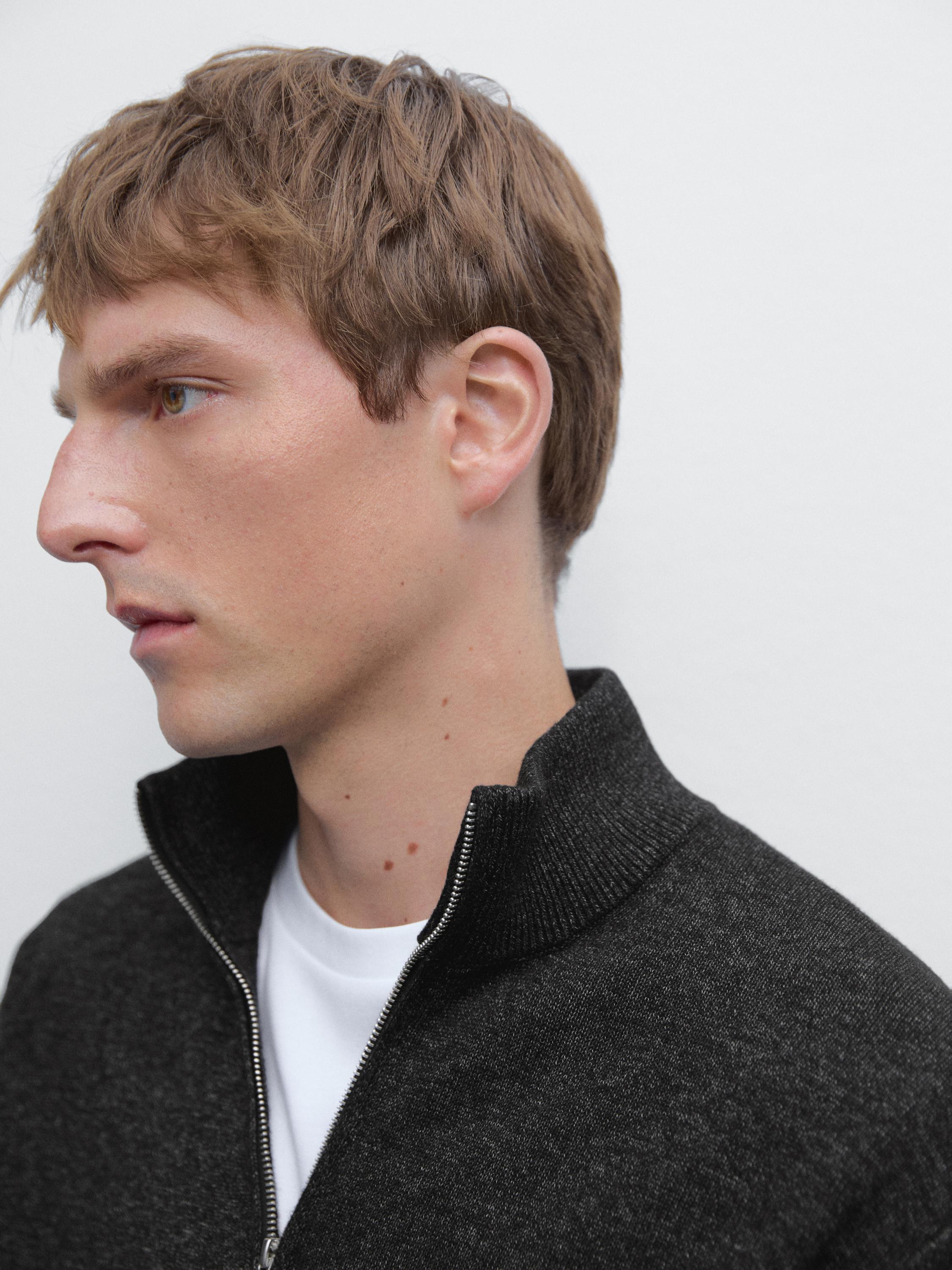 Mock neck knit sweater