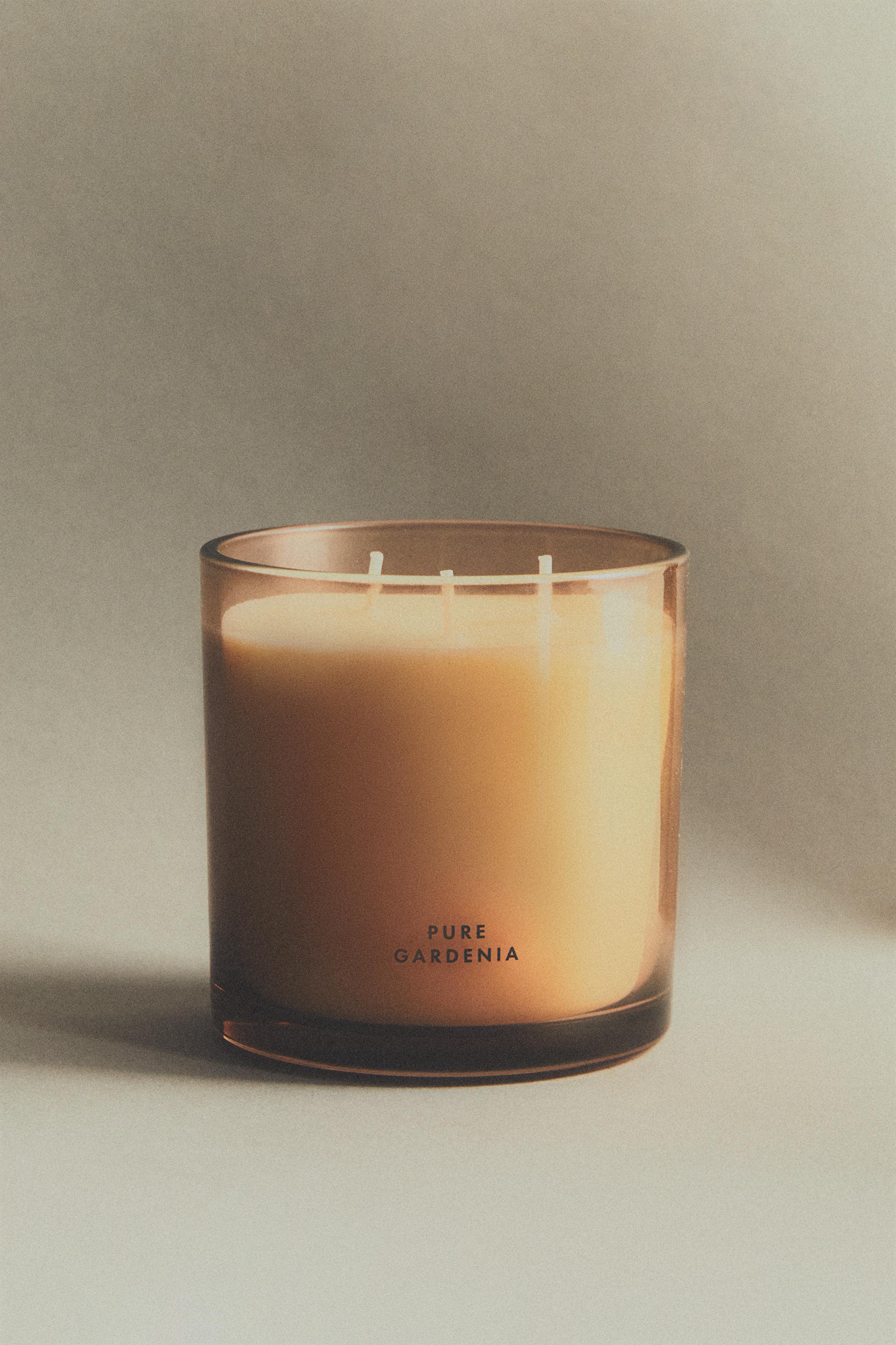 (400 G) PURE GARDENIA SCENTED CANDLE