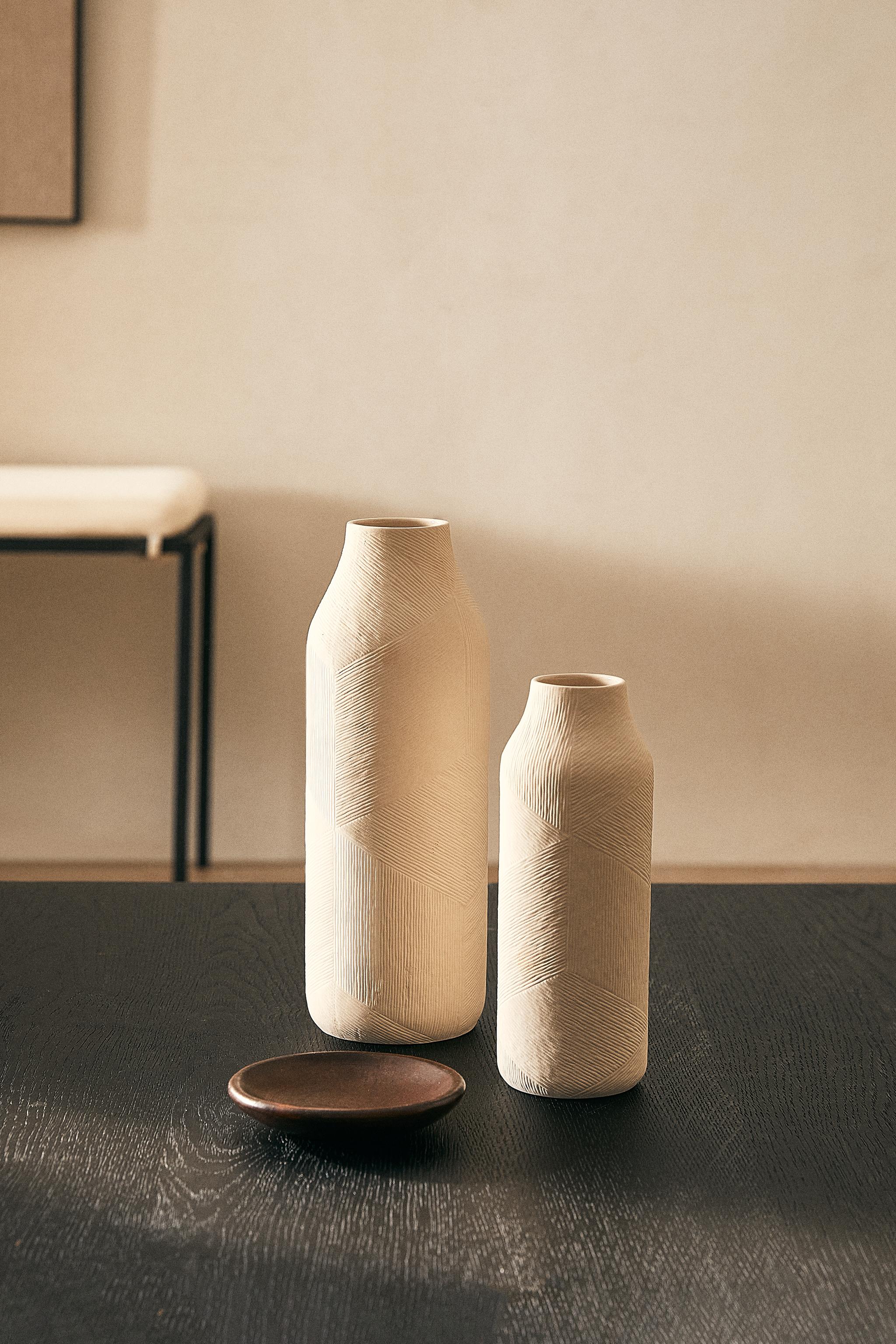 TEXTURED CERAMIC VASE