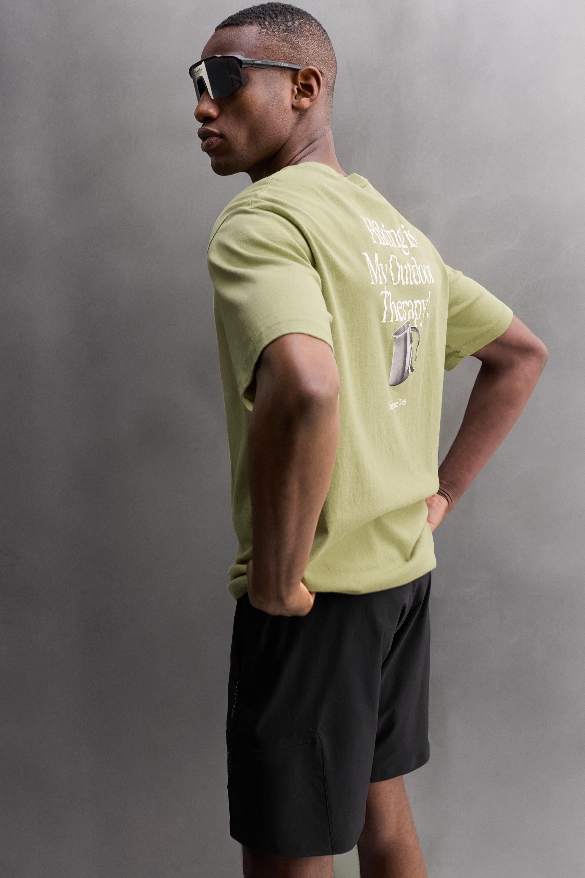 GRAPHIC PRINT T-SHIRT