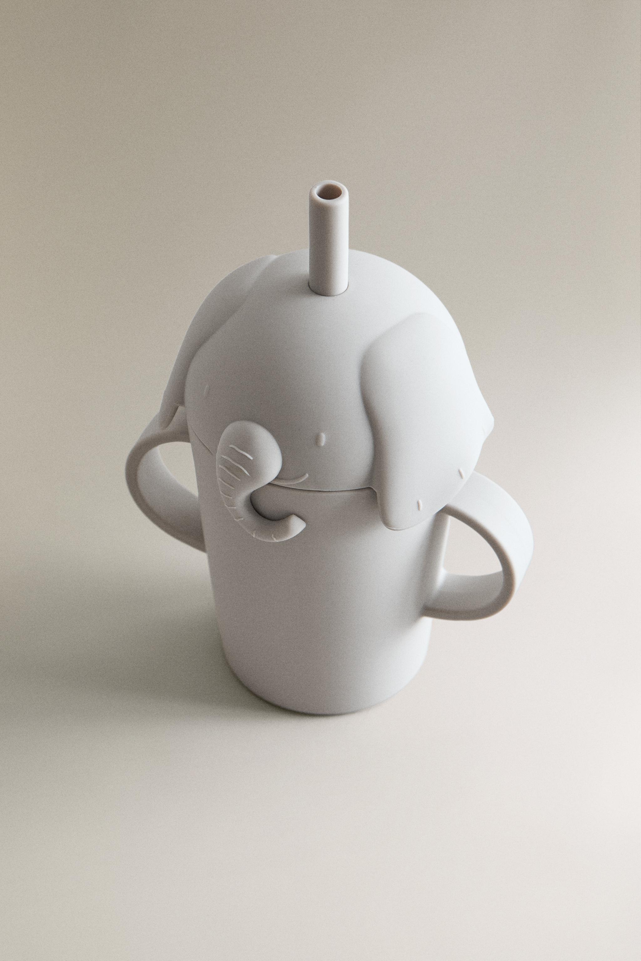 CHILDREN'S ELEPHANT TUMBLER WITH STRAW
