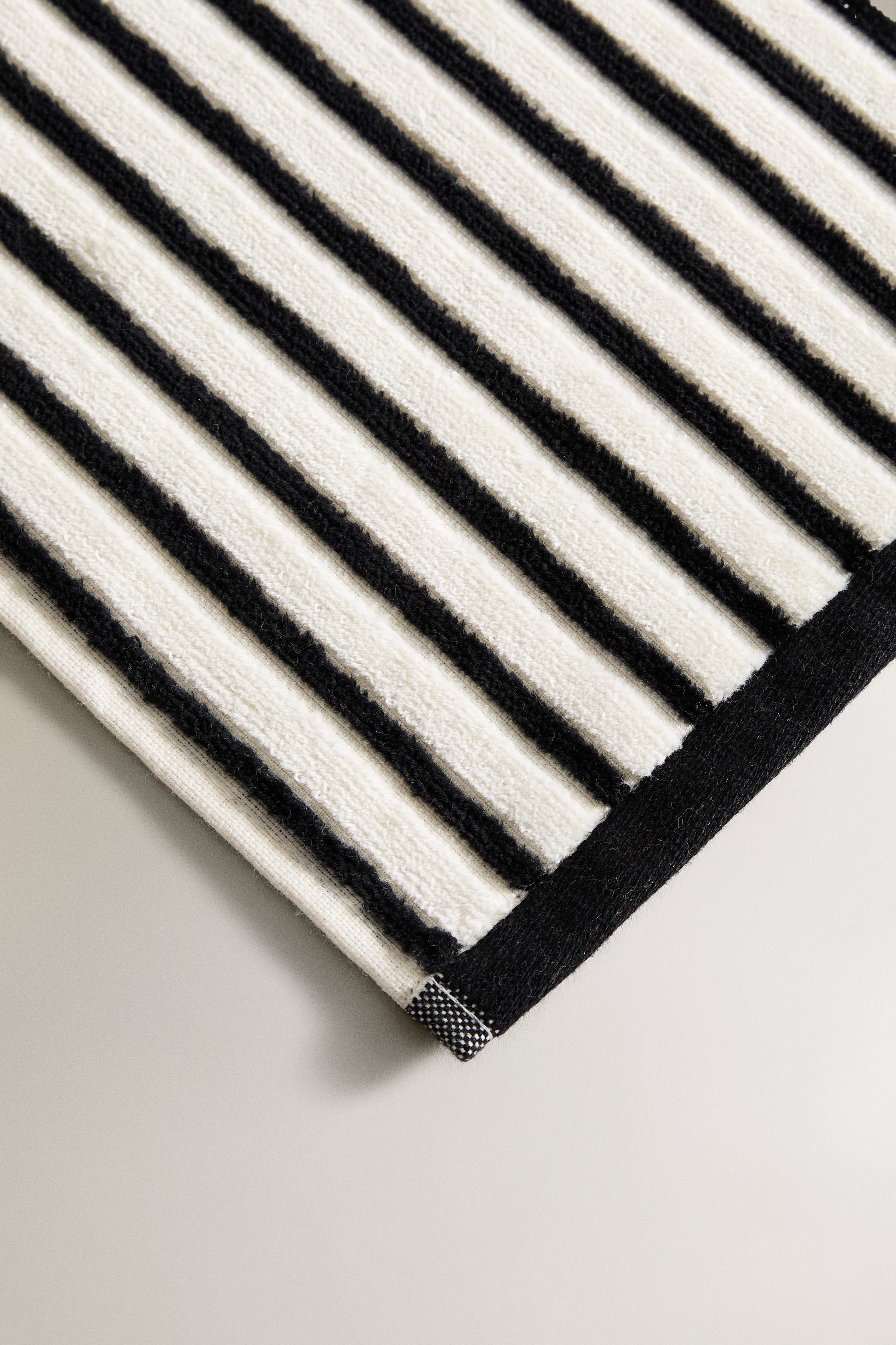 VELOUR STRIPED BATH TOWEL
