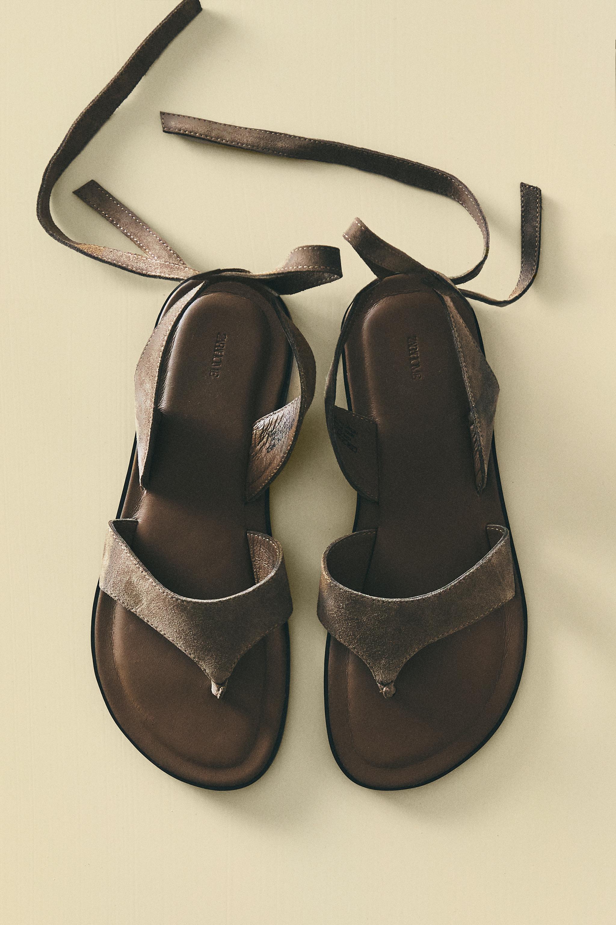 LEATHER STRAPPY SANDALS WITH BUCKLE