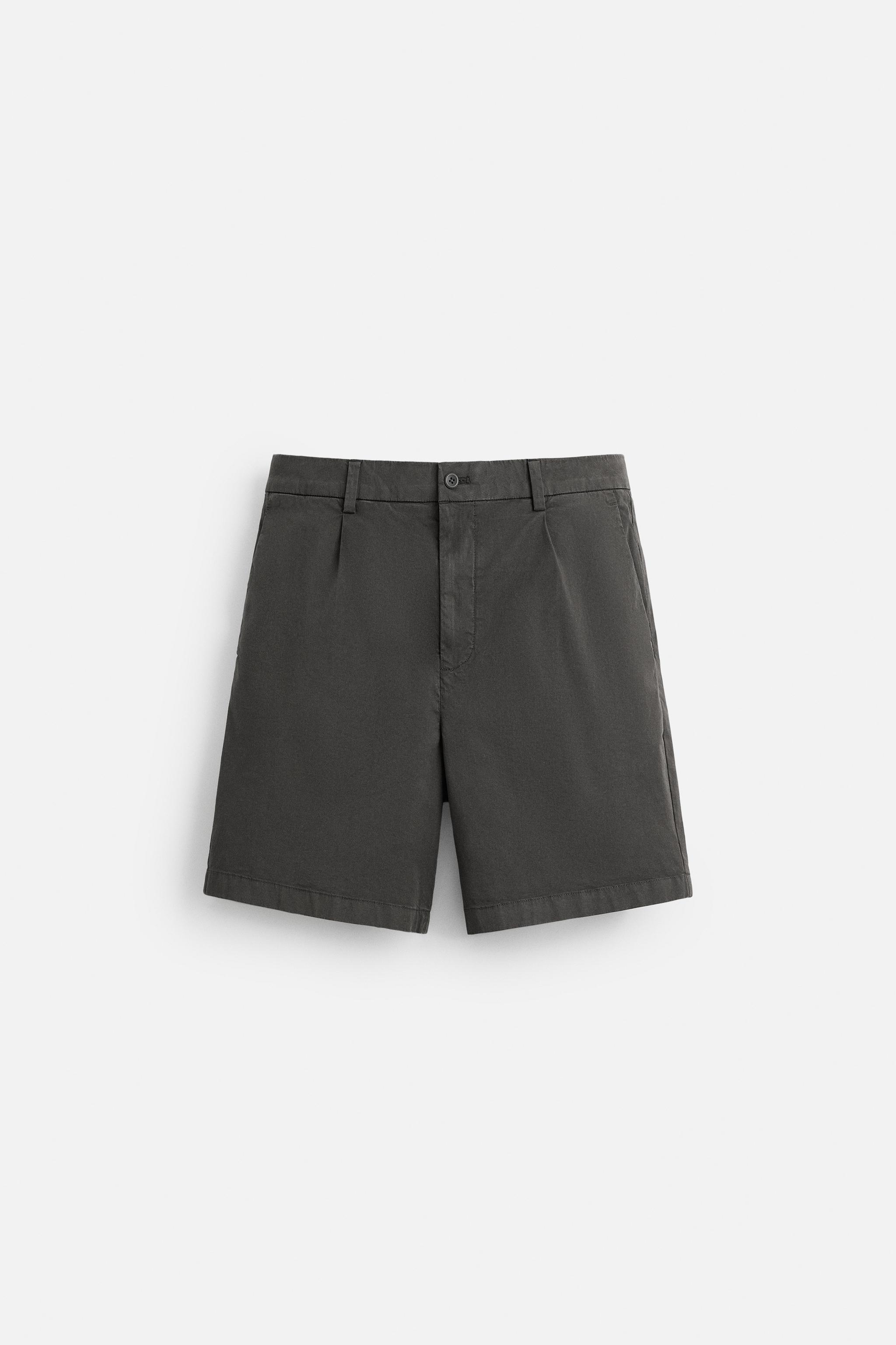 REGULAR FIT PLEATED BERMUDA SHORTS