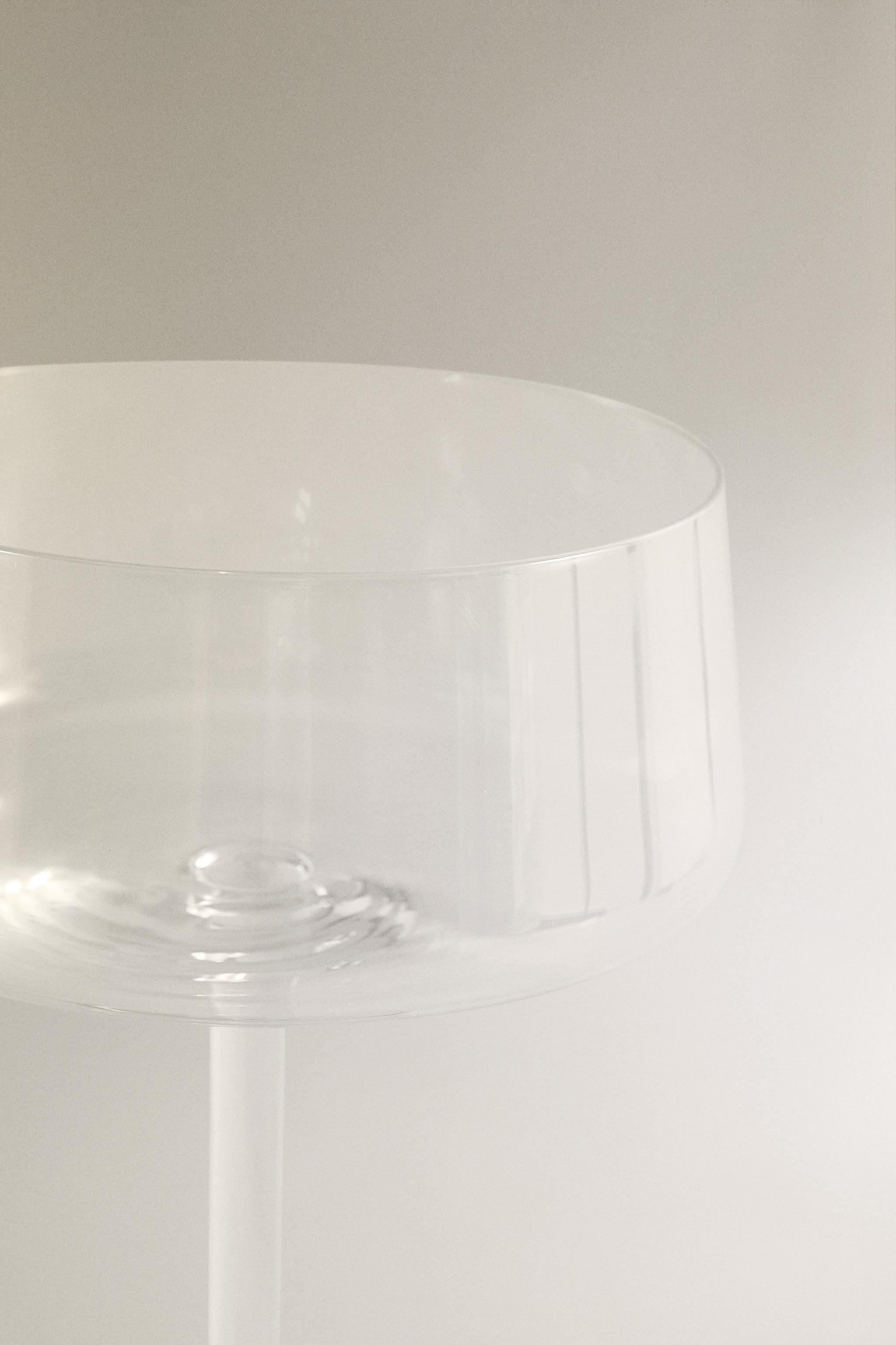 LOW CONICAL CRYSTALLINE WINE GLASS