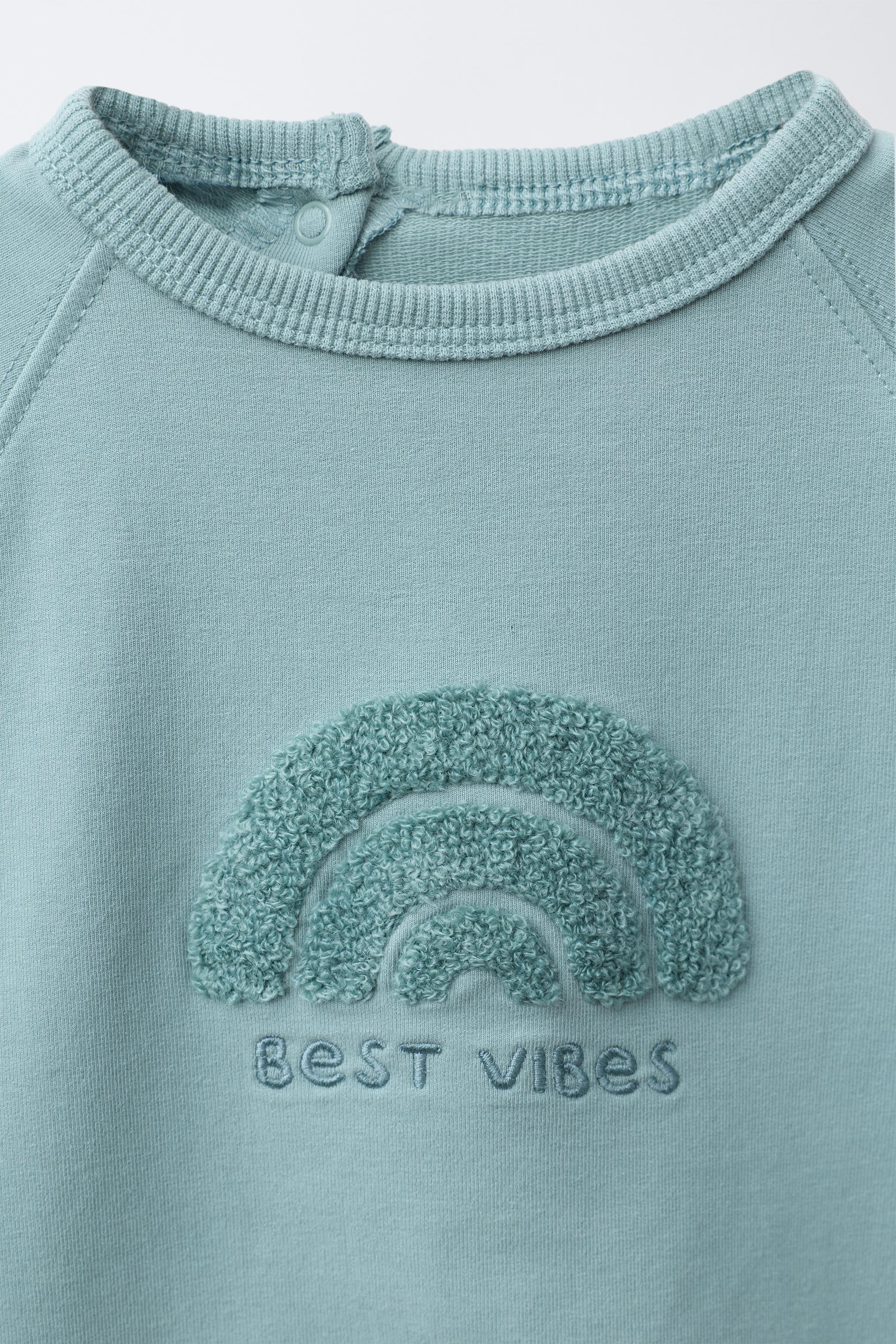 EMBROIDERED LOOPBACK SWEATSHIRT AND JOGGER SET