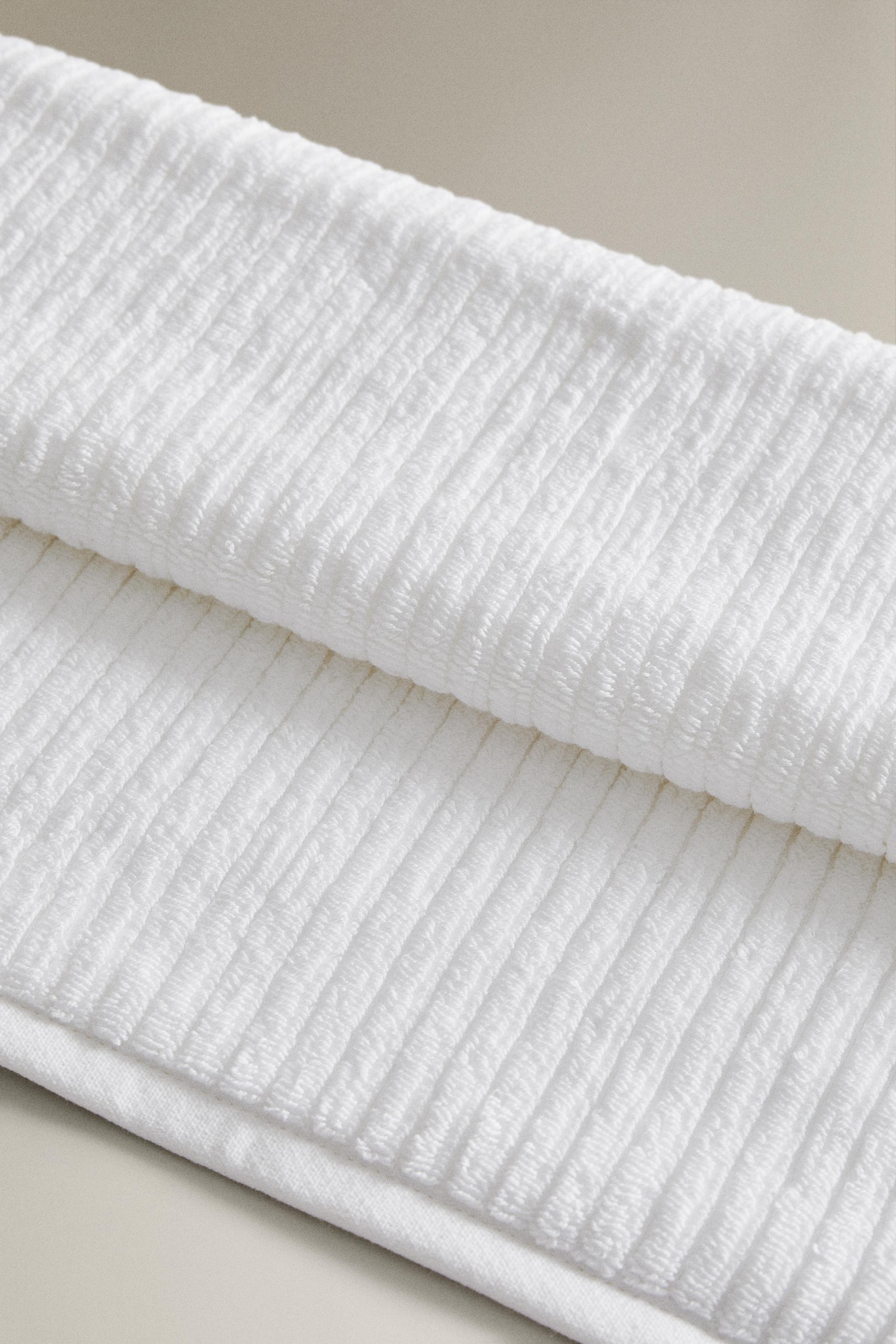 RIBBED TEXTURE BATH TOWEL