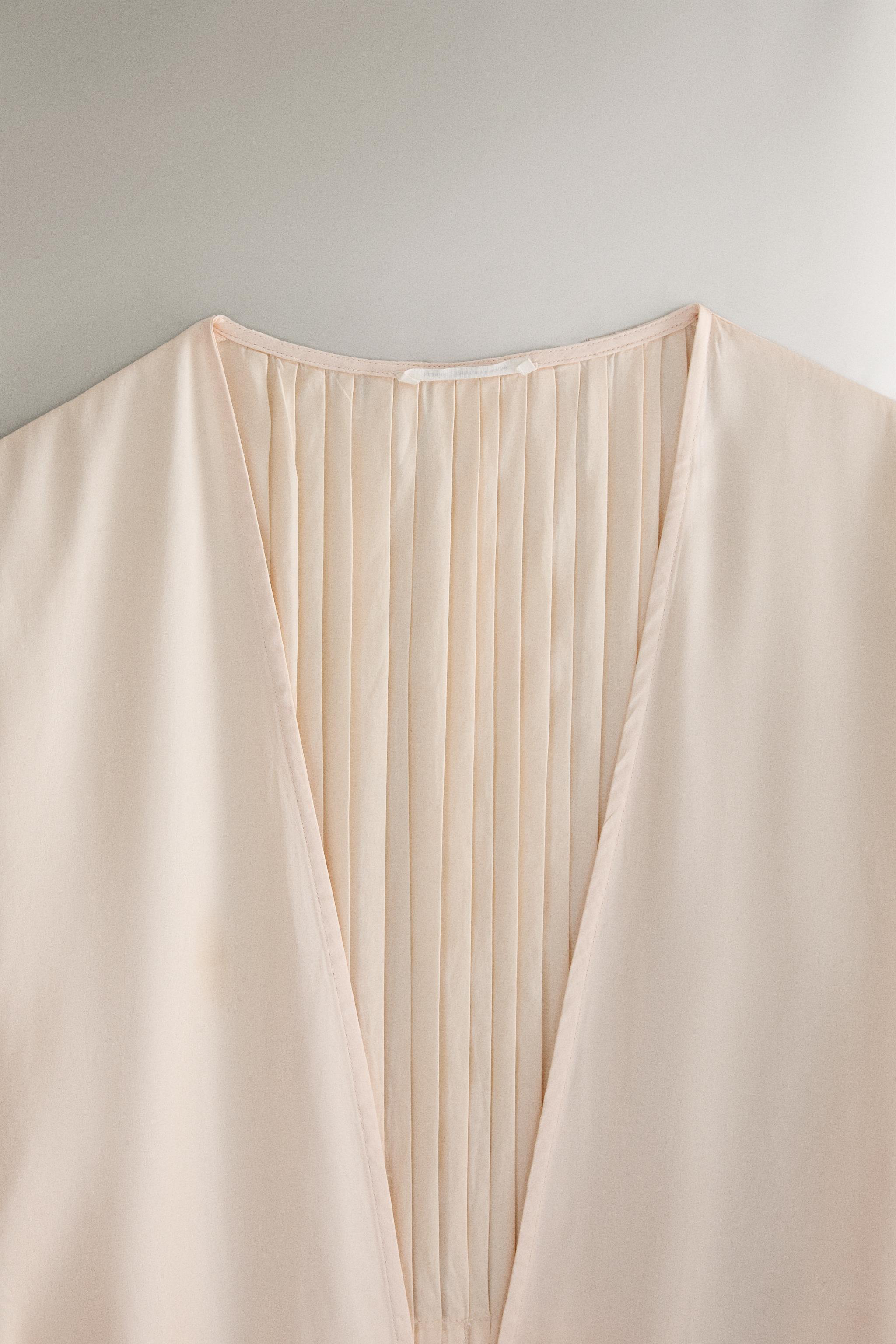 PLEATED SATEEN ROBE