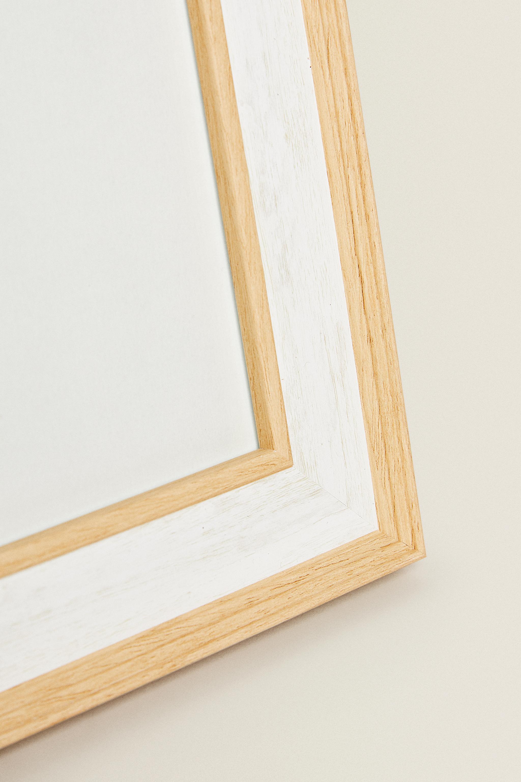 CONTRAST WOODEN PICTURE FRAME