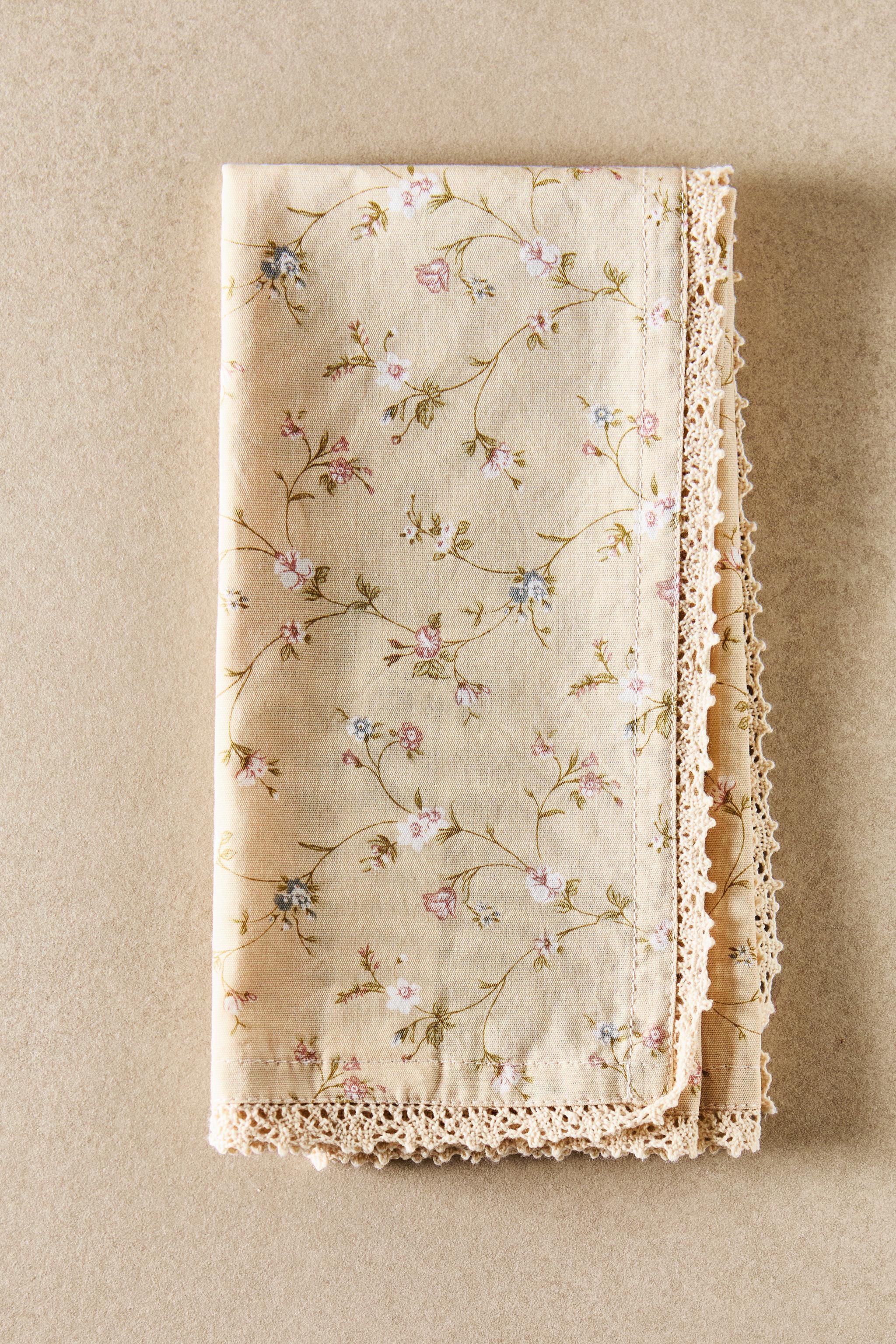 SET OF FLORAL COTTON NAPKINS (SET OF 2)