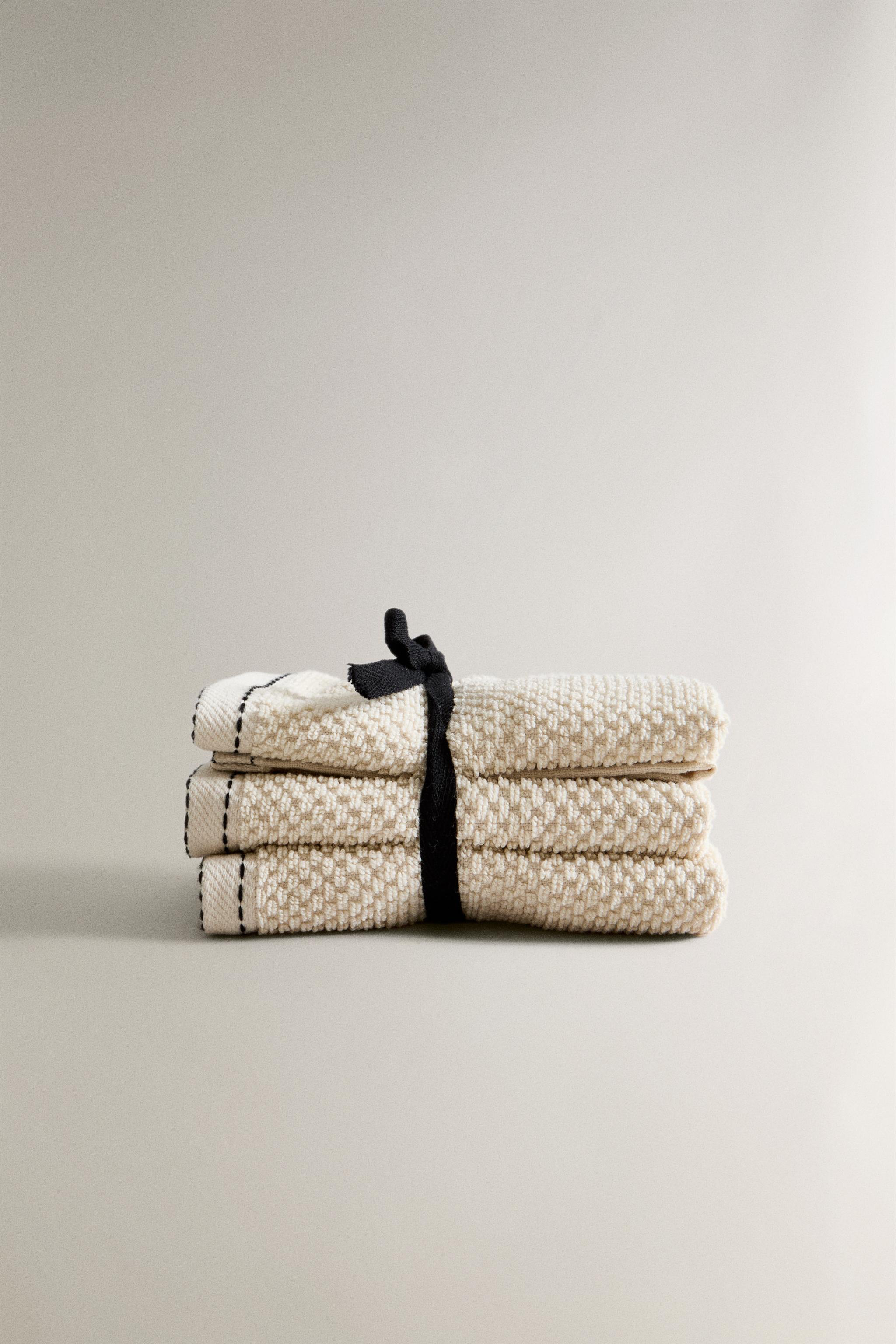 SET OF RICE STITCH HAND TOWELS (SET OF 3)