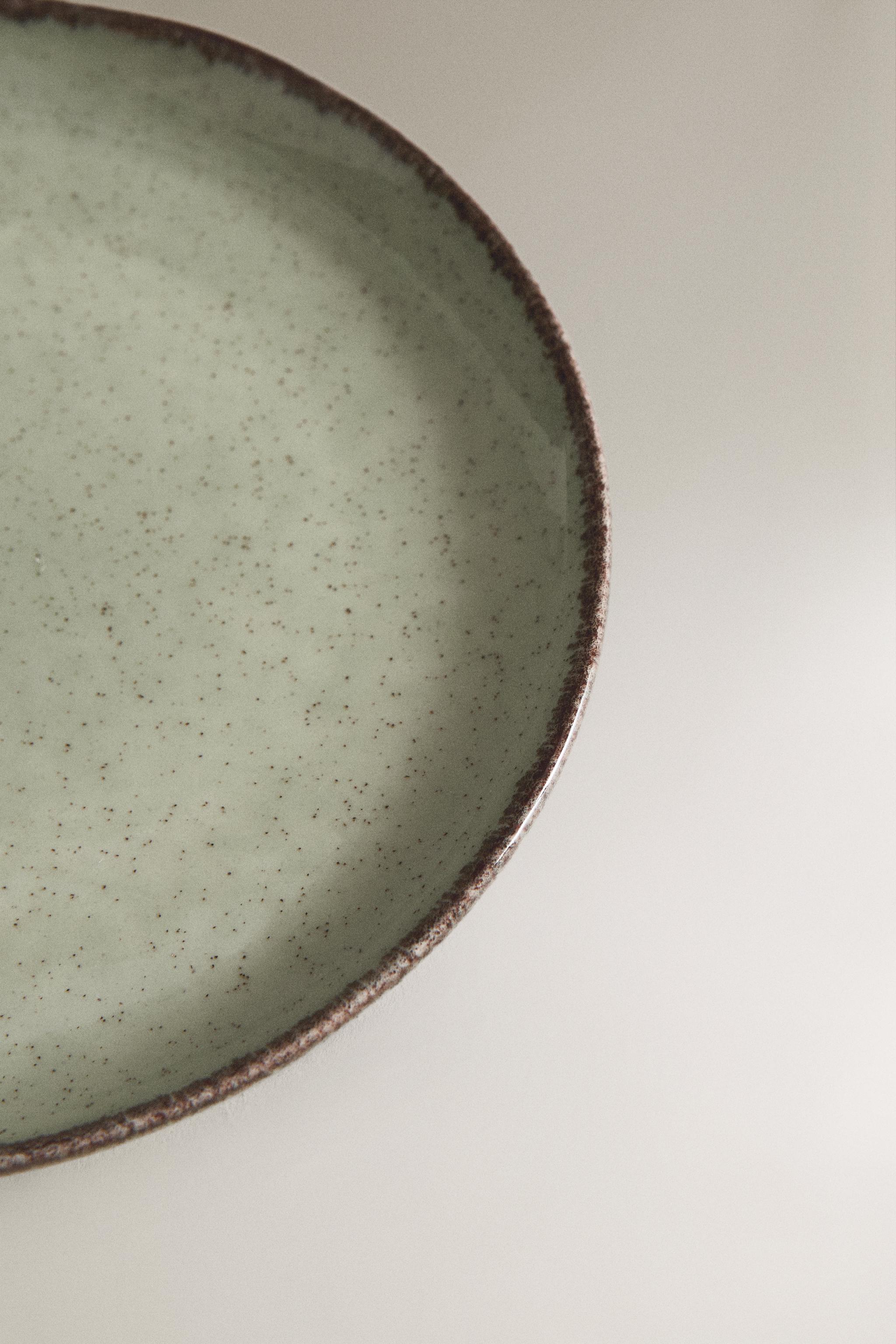 PORCELAIN SIDE PLATE WITH ANTIQUE FINISH RIM