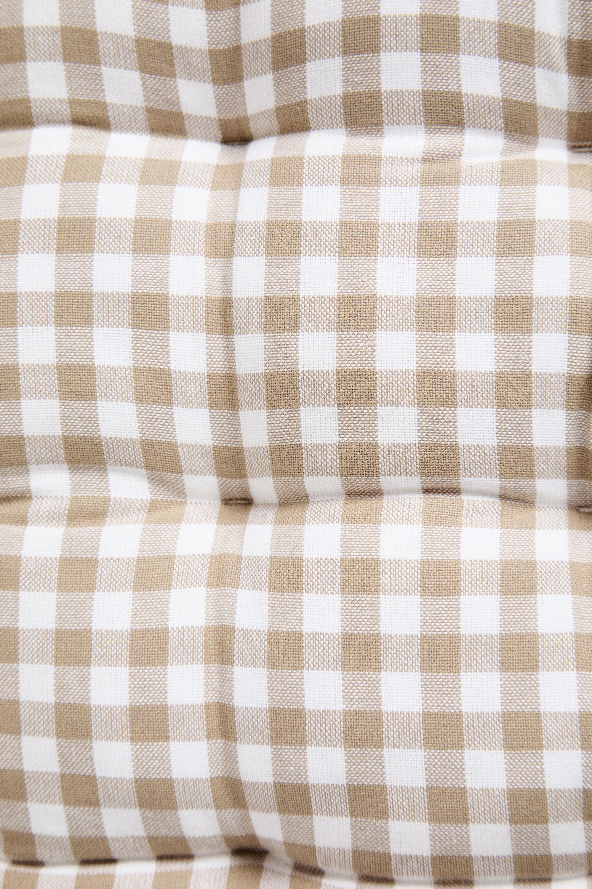 DYED THREAD CHAIR CUSHION