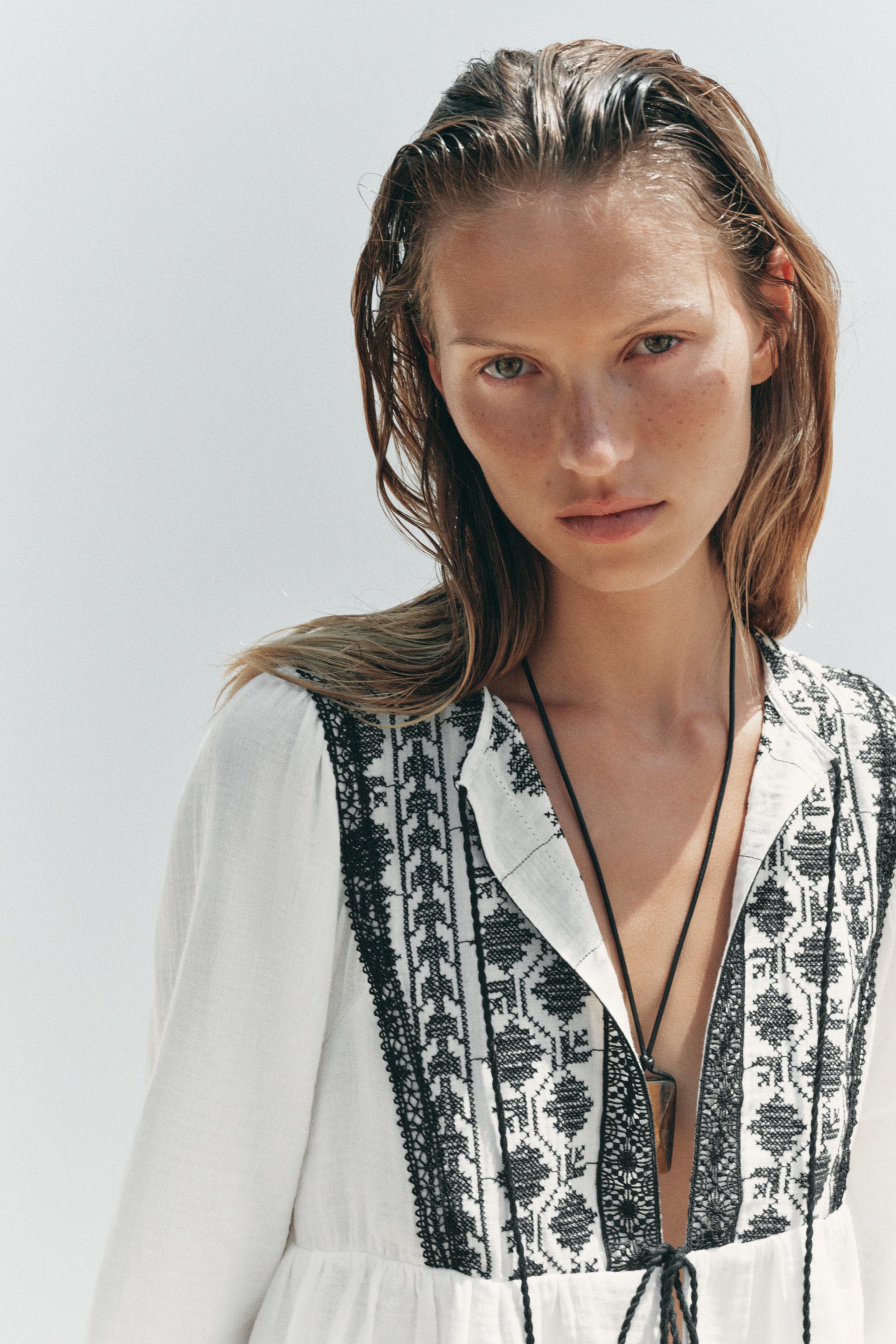 CONTRAST EMBROIDERY SHIRT