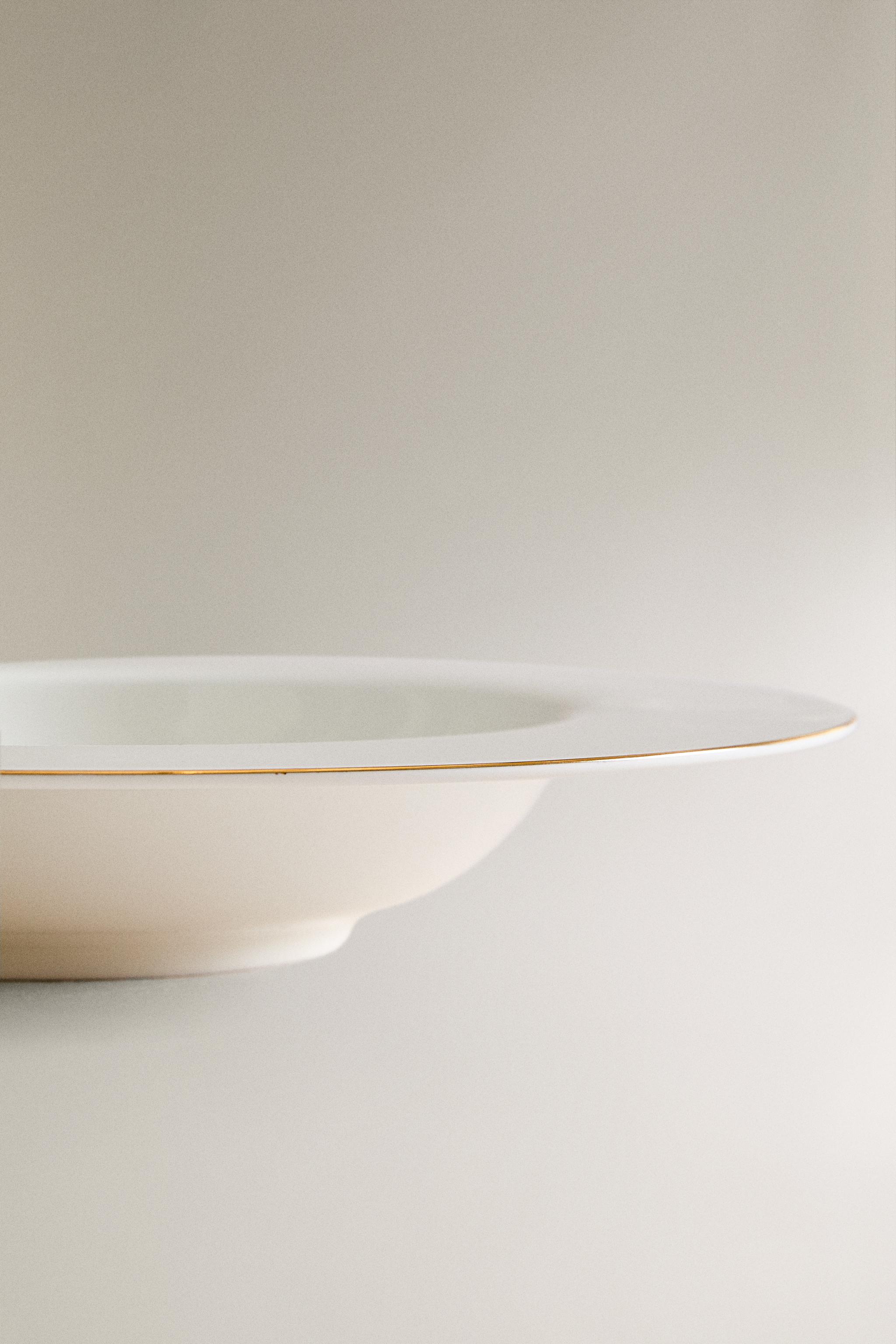 RIMMED BONE CHINA SOUP PLATE