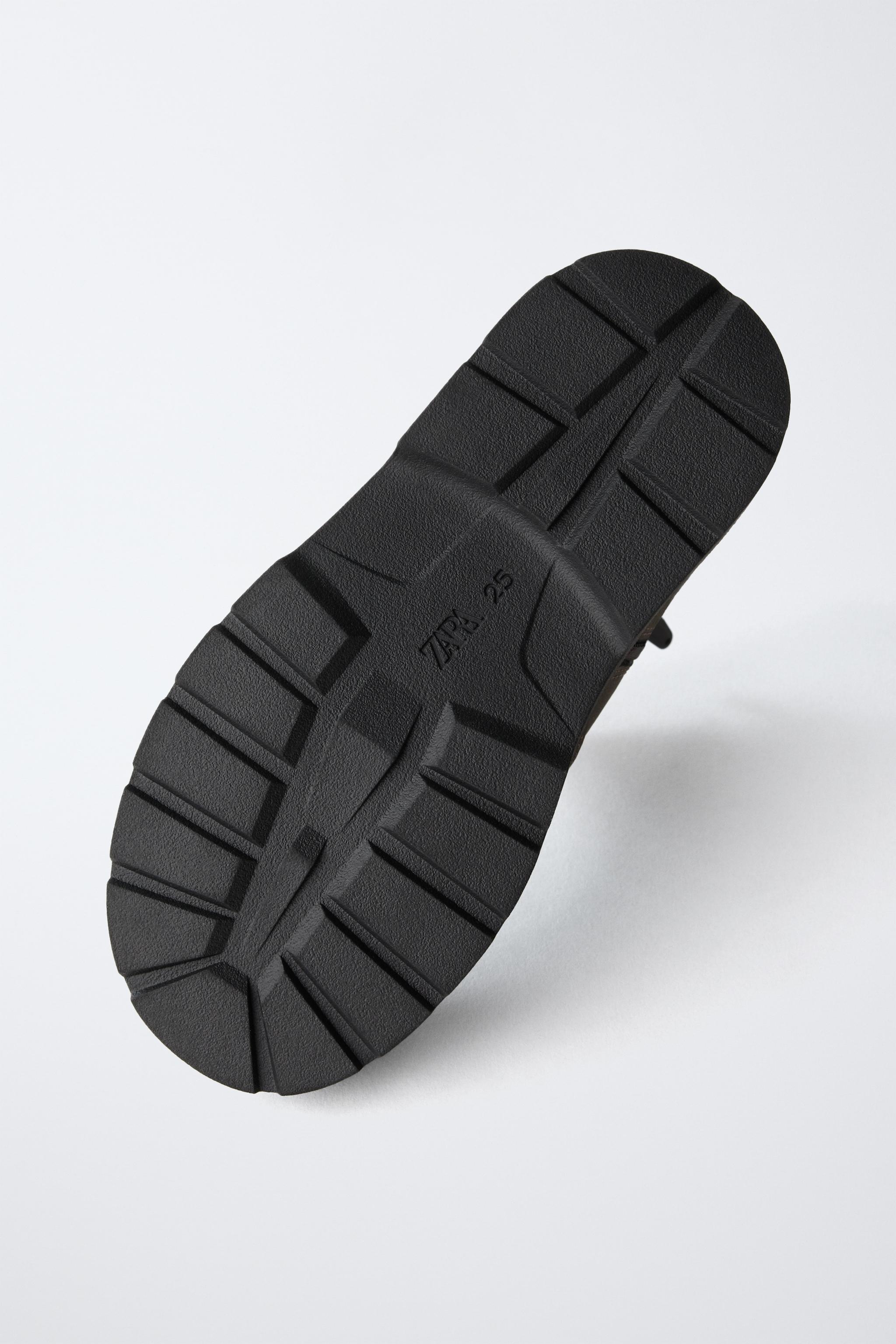 FLOWER CHELSEA BOOTS