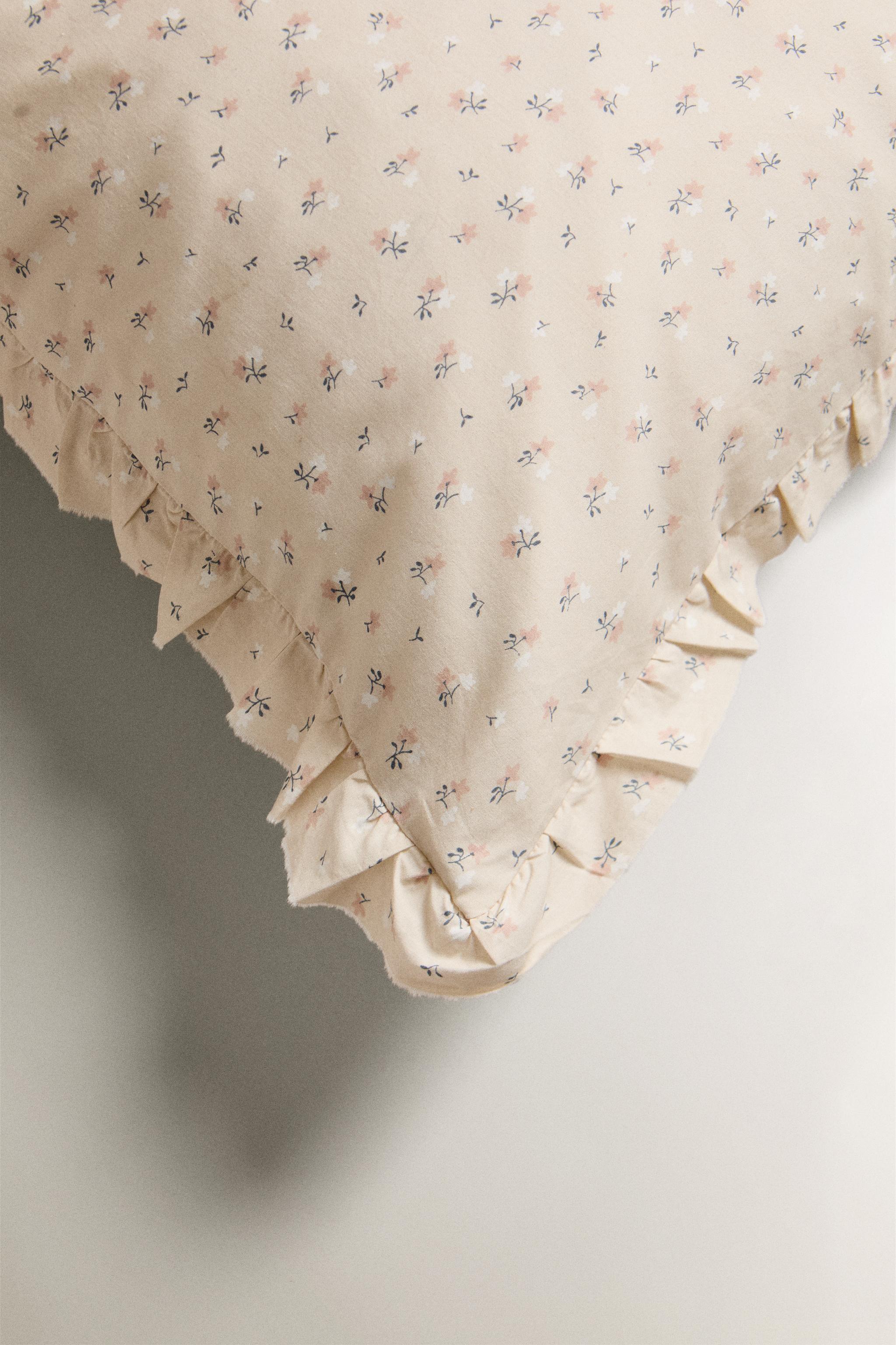 CHILDREN'S FLORAL RUFFLED PILLOWCASE
