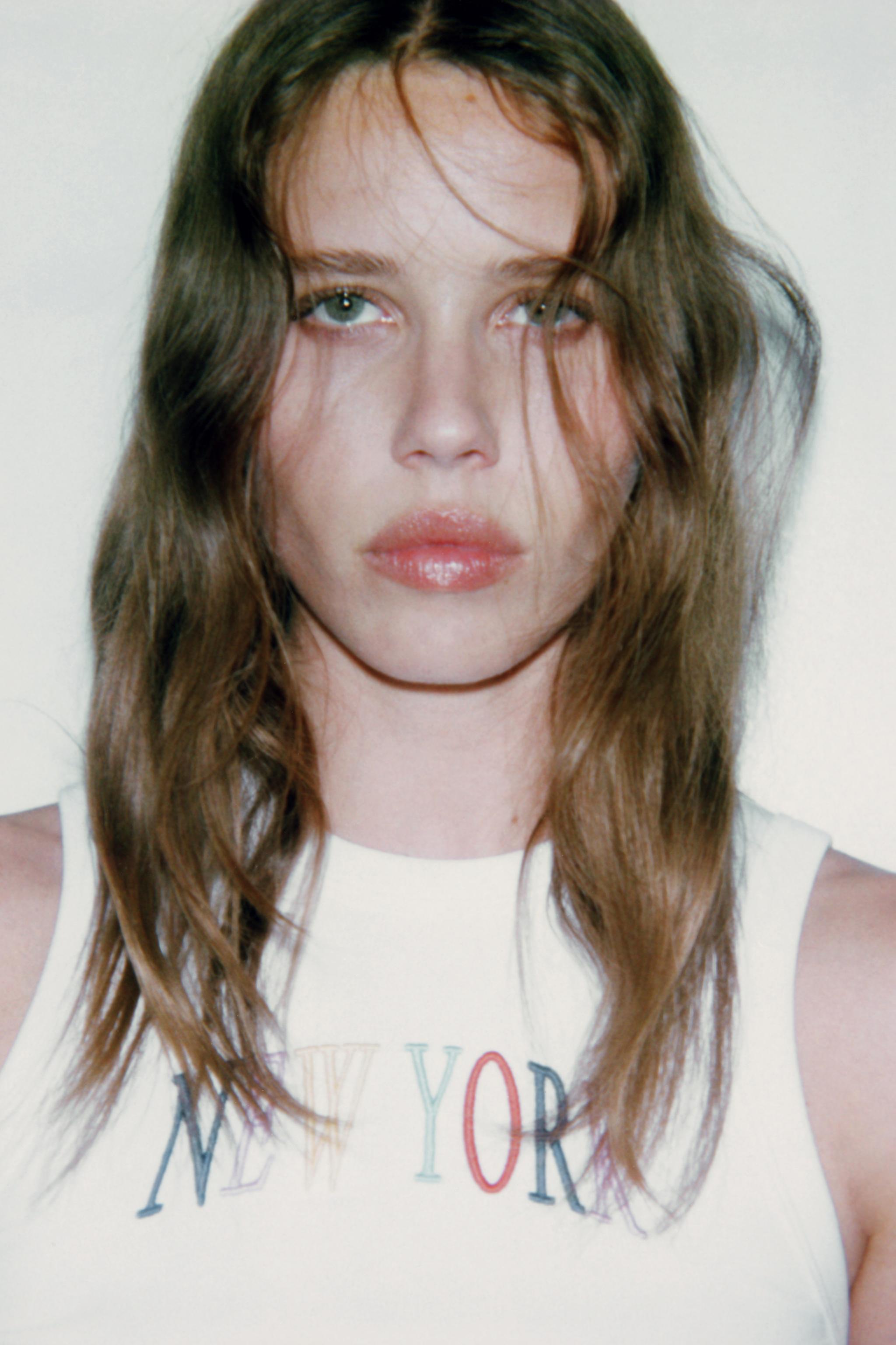 EMBROIDERED TEXT TOP