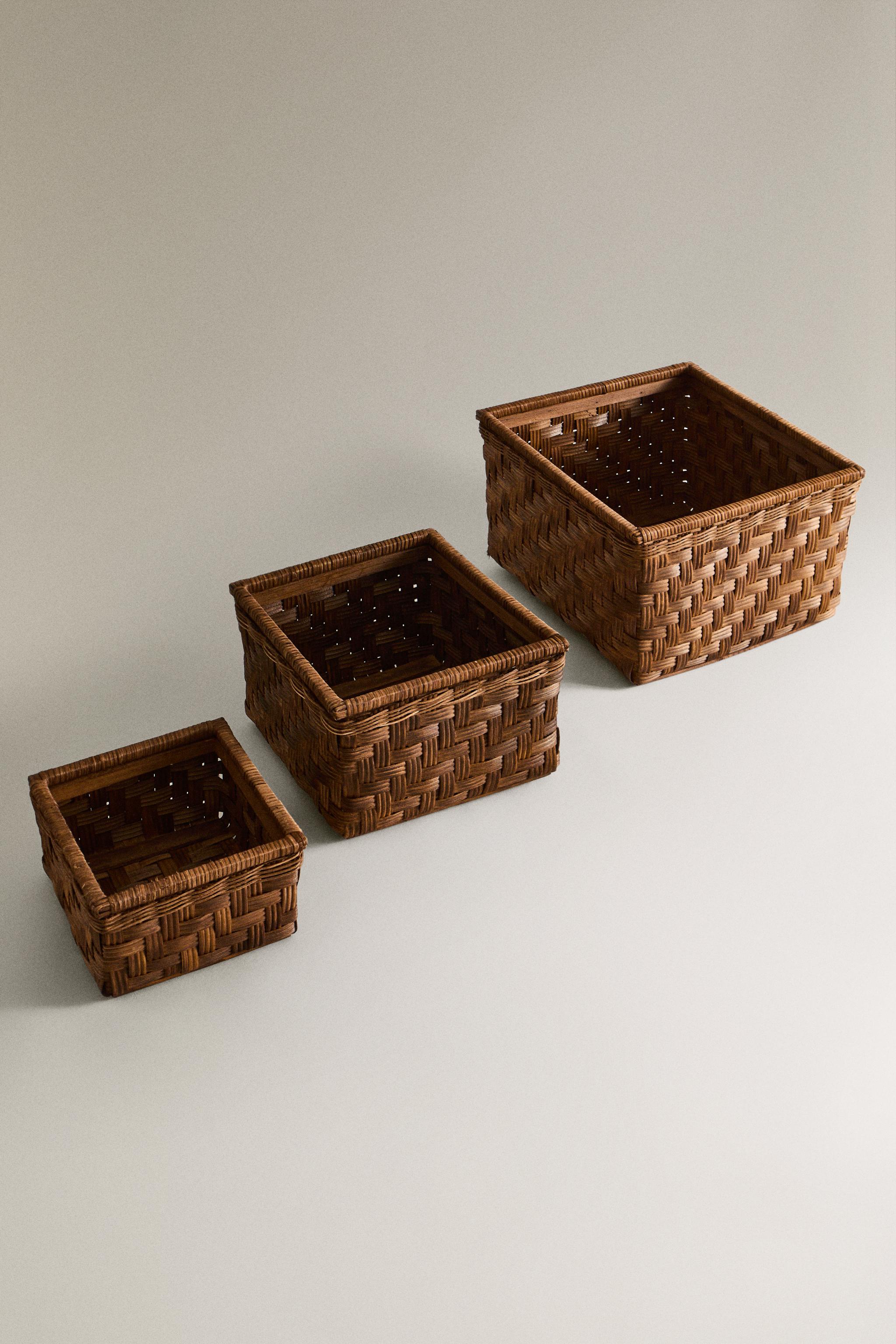 SQUARE WOODEN BASKET