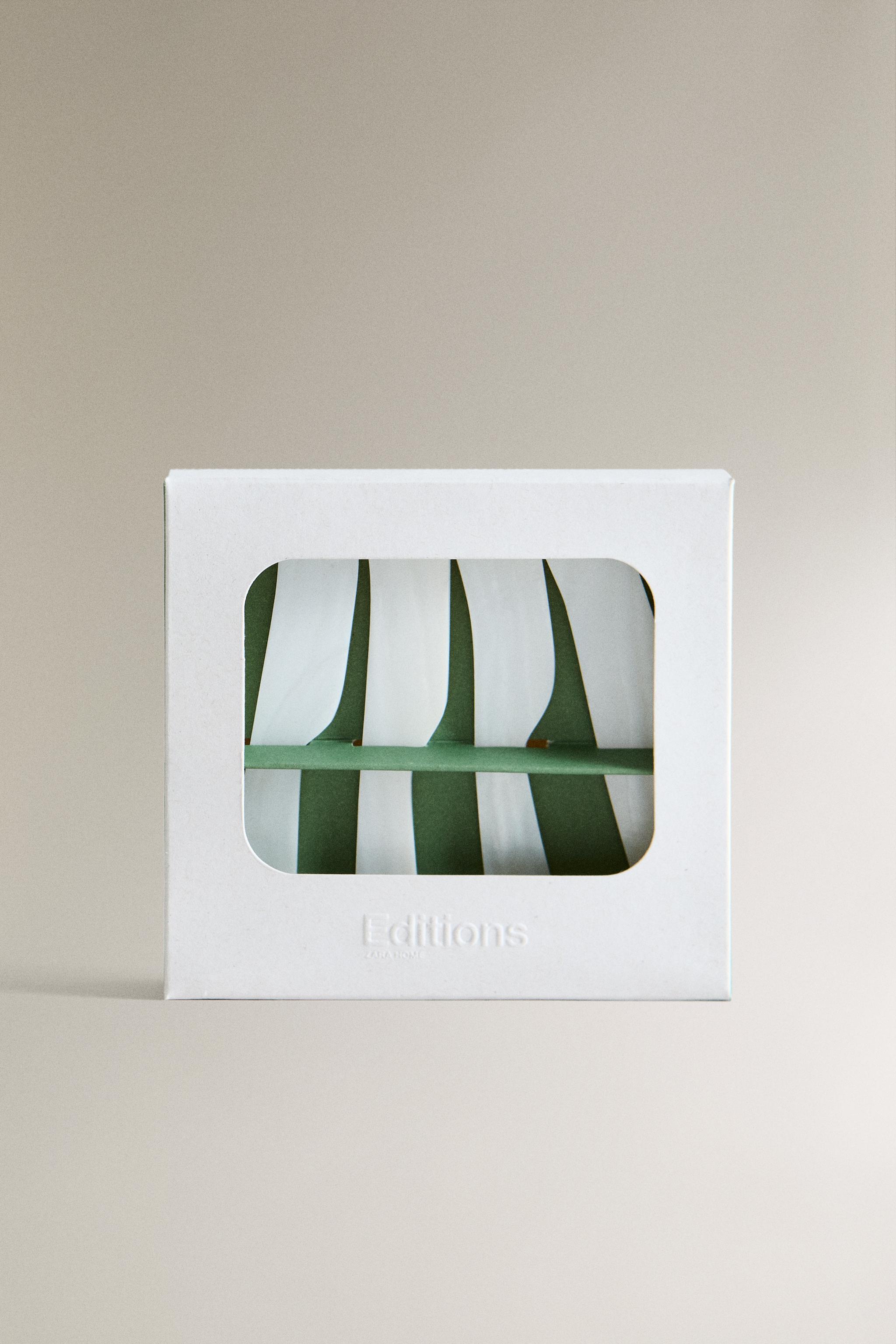 SET OF MOTHER-OF-PEARL BUTTER KNIVES (SET OF 4)