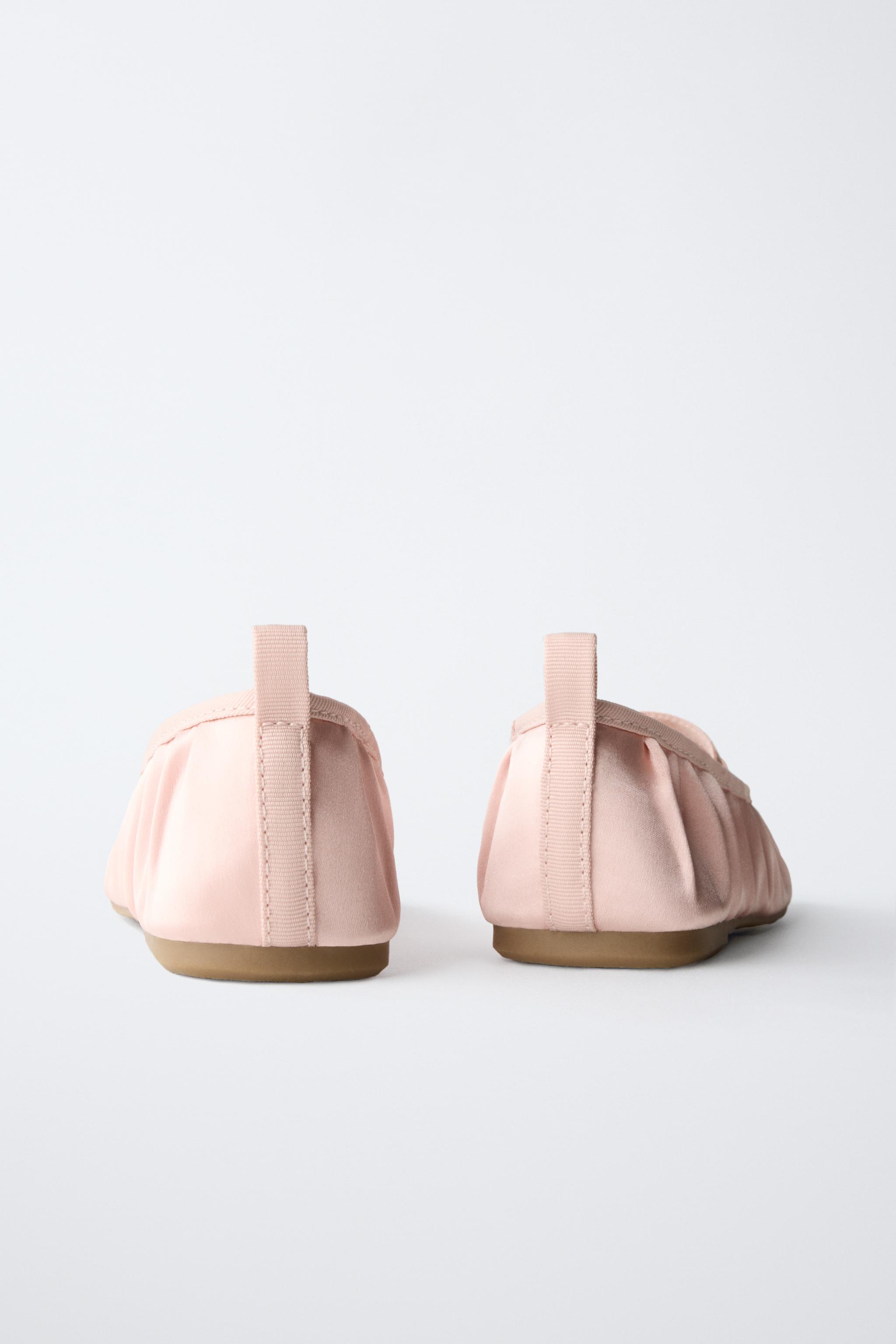 BALLET FLATS WITH DETAIL