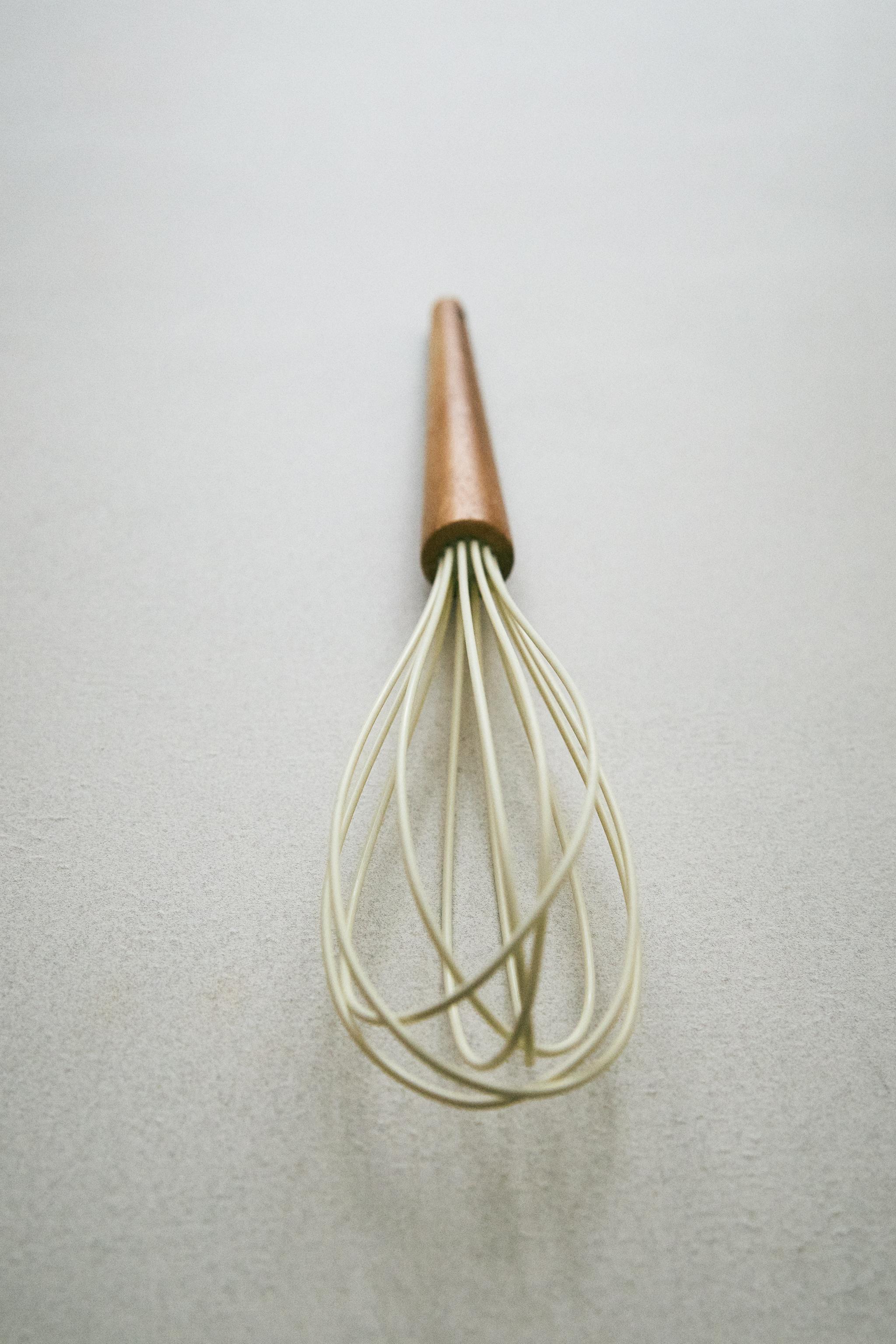 SILICONE AND WOOD WHISK