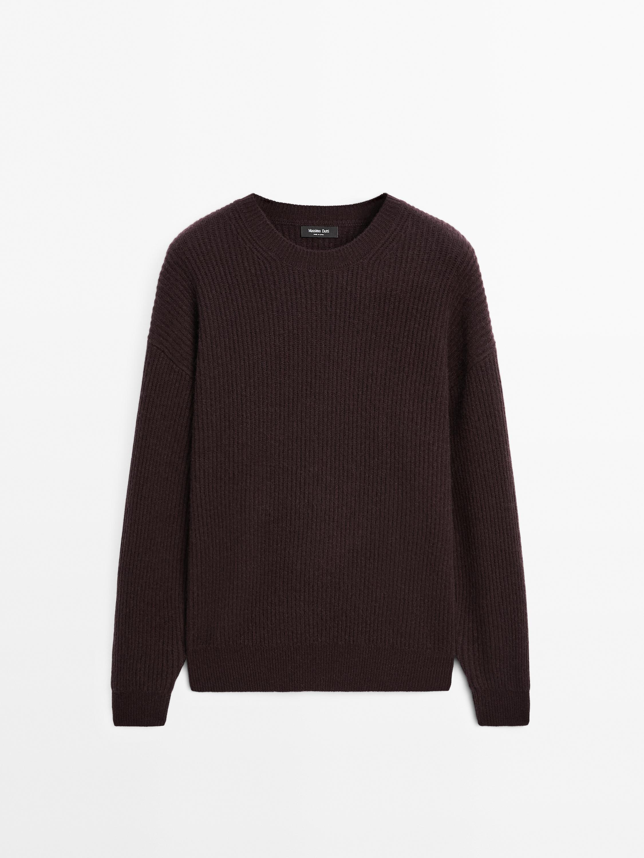 Ribbed knit wool and cashmere sweater