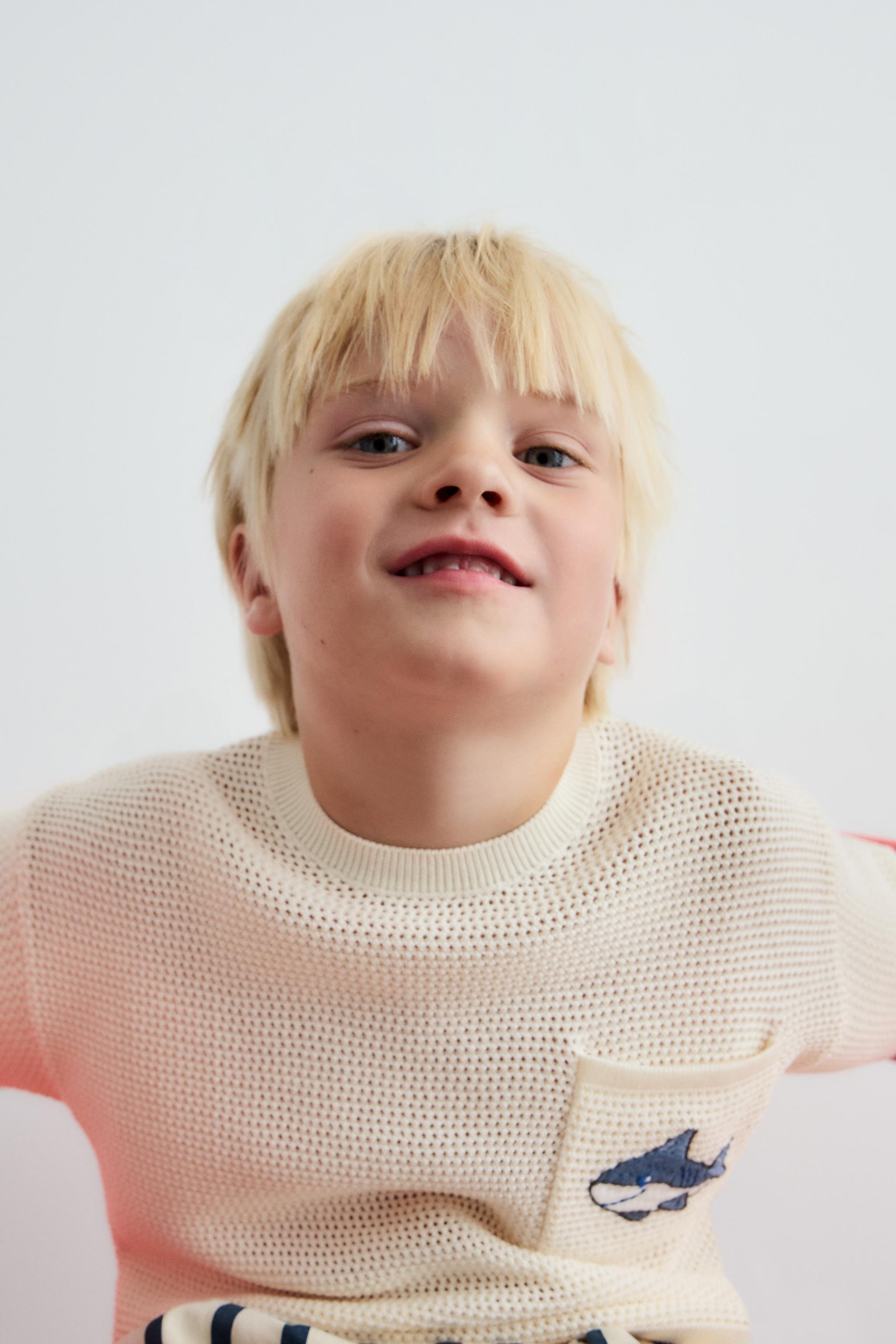 SHARK EMBROIDERED KNIT T-SHIRT