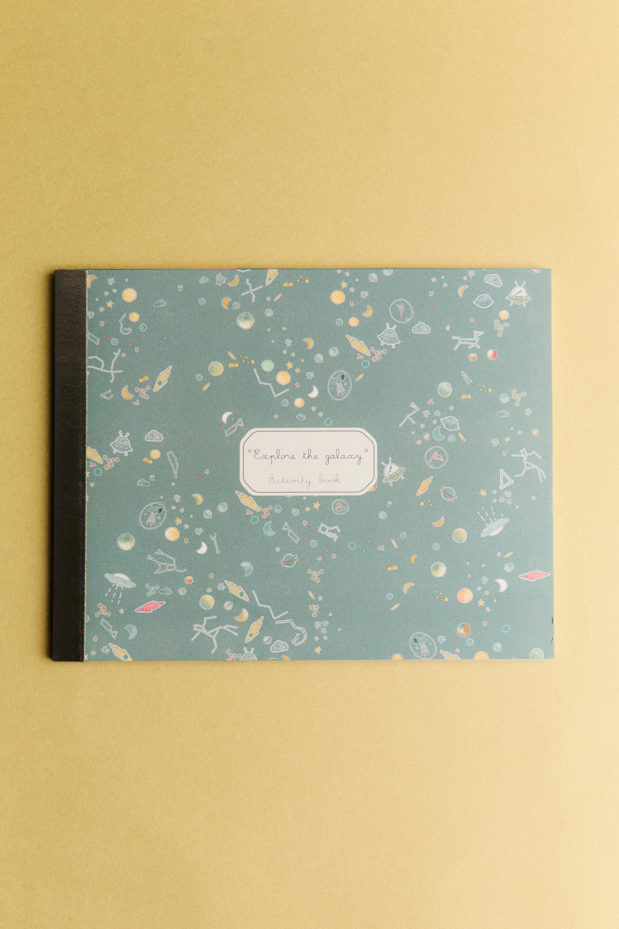 CHILDREN'S SPACE ACTIVITY BOOK