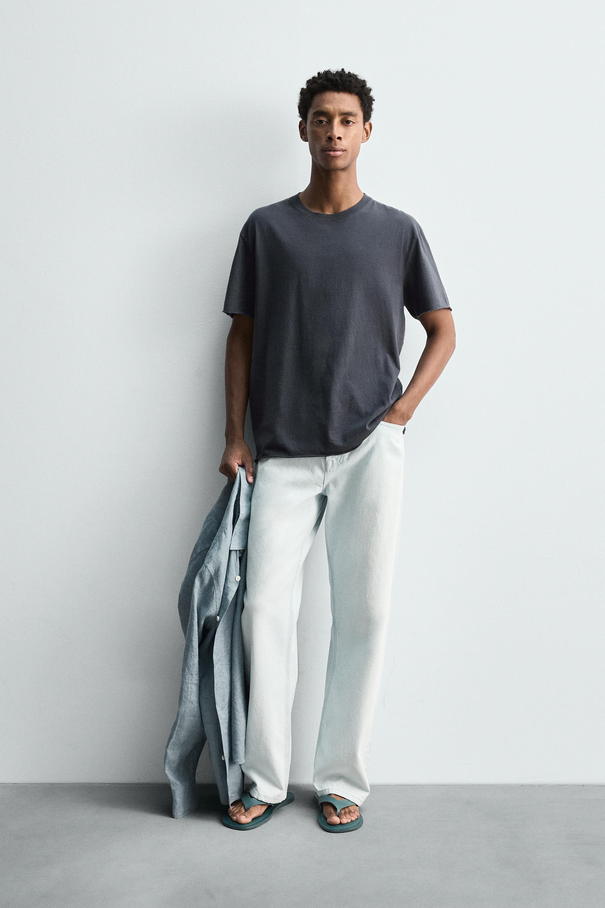 LIGHTWEIGHT T-SHIRT WITH IRREGULAR FINISH