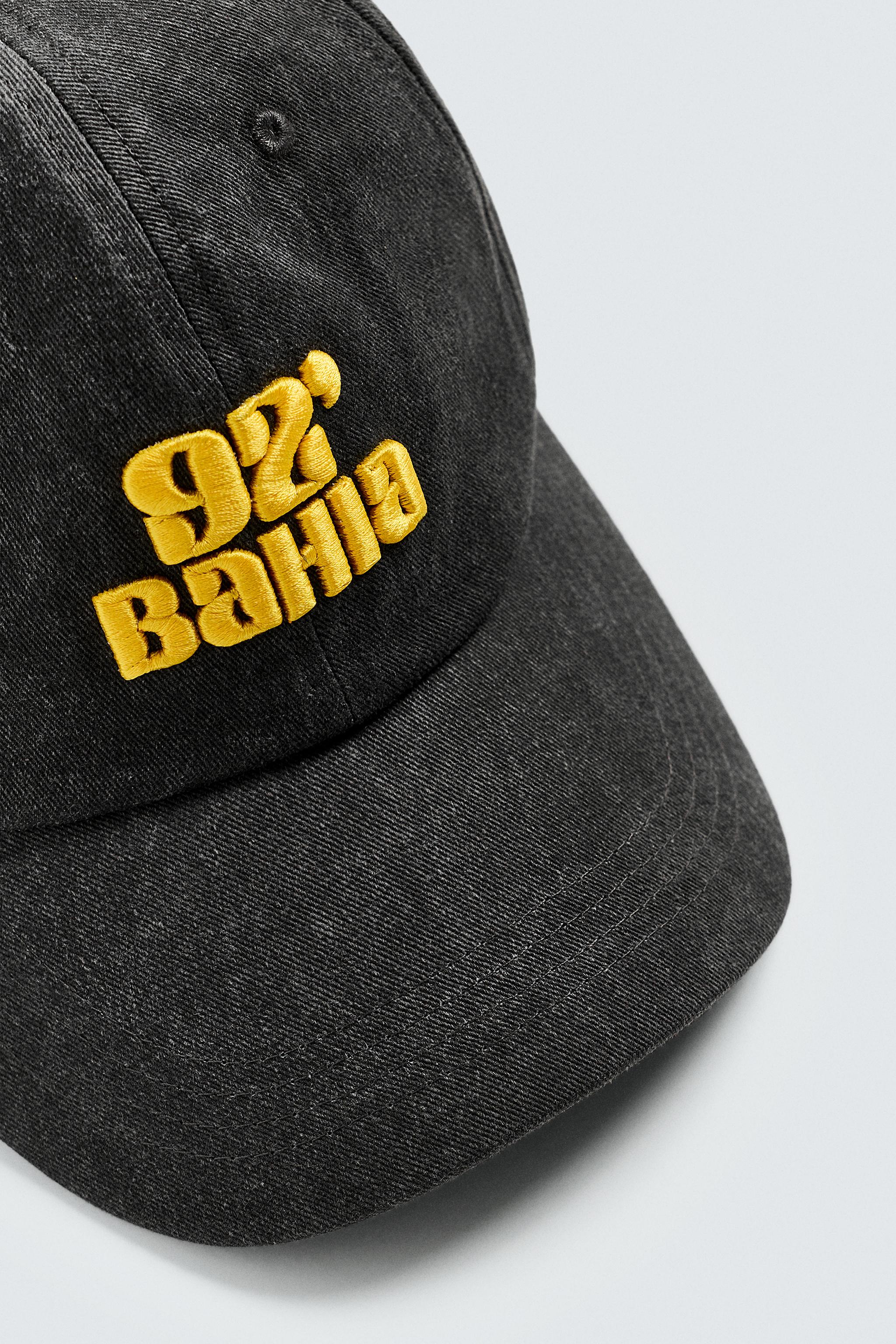 CONTRAST EMBROIDERY CAP