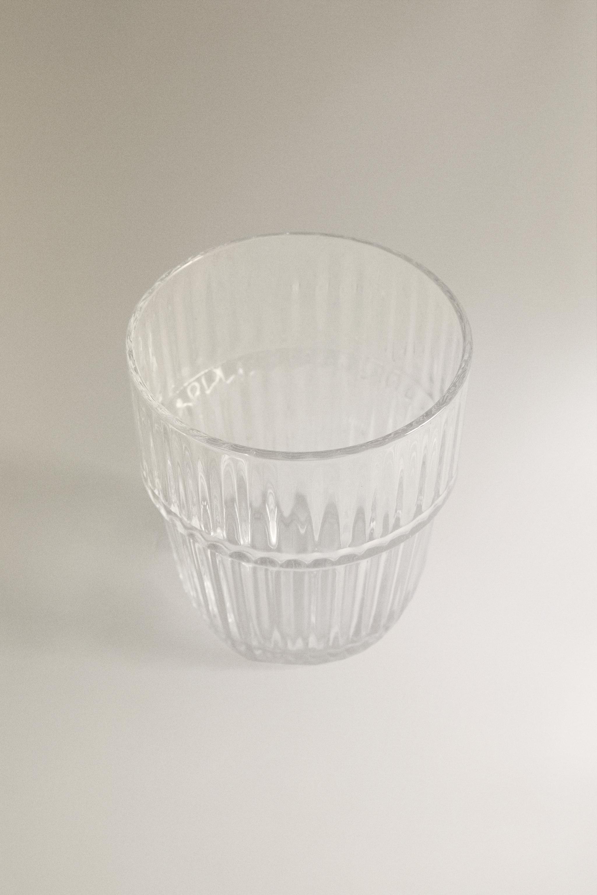 RAISED DESIGN GLASS TUMBLER