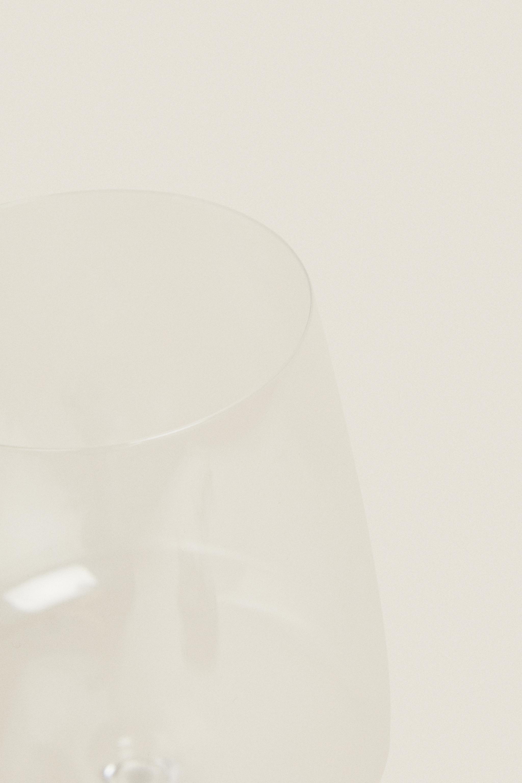 ULTRA LIGHTWEIGHT WINE GLASS